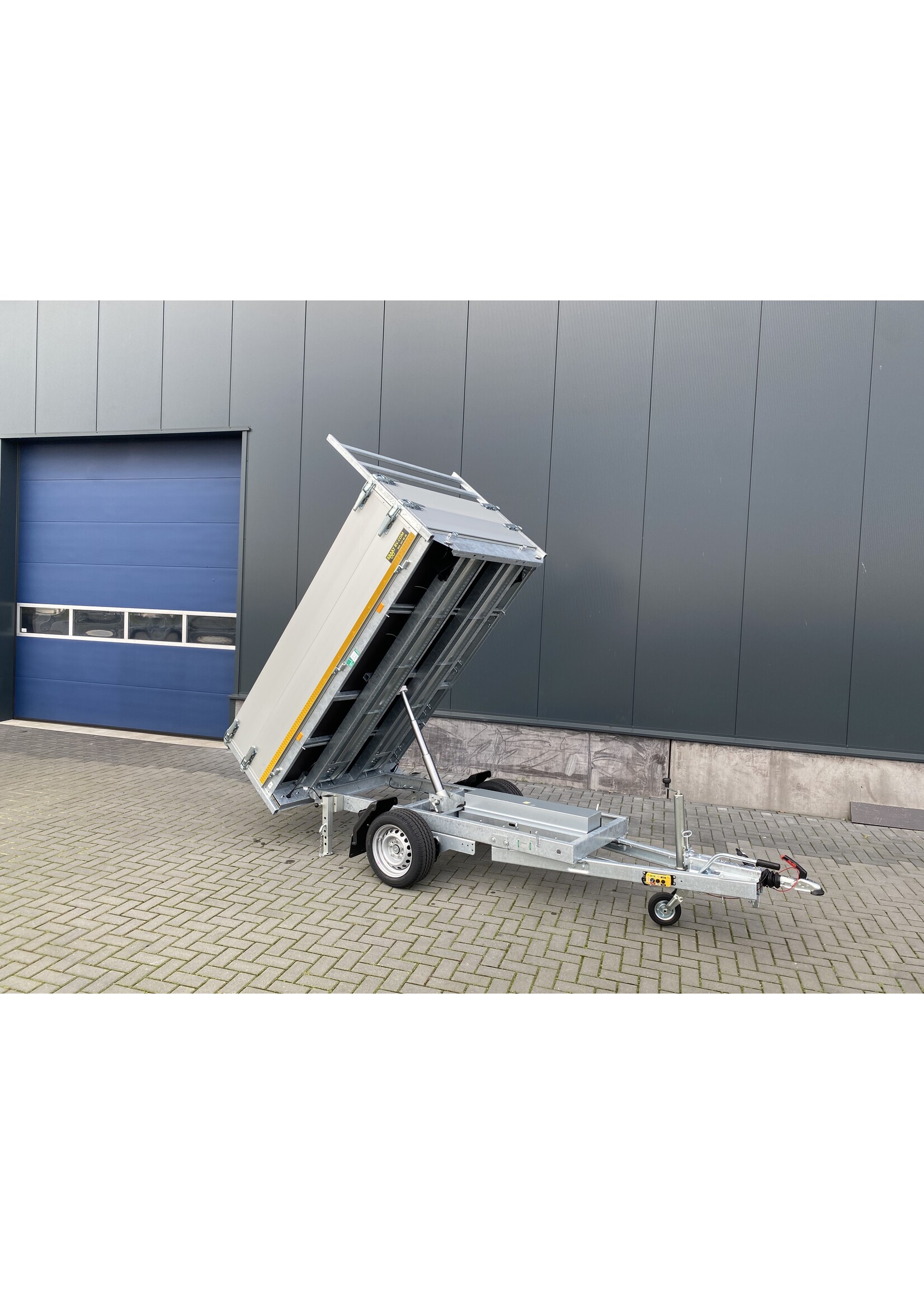 eduard Eduard kipper | 260 x 150 x 60 cm | 1.500 kg | Incl. oprijpakket  geremd  ALL - IN AKTIE!