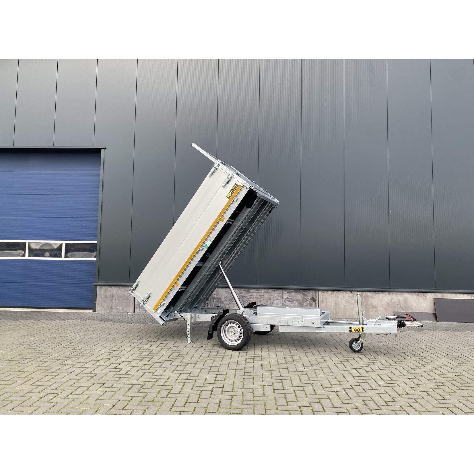 eduard Eduard kipper | 260 x 150 x 60 cm | 1.350 kg | Incl. oprijpakket  geremd  ALL - IN AKTIE!