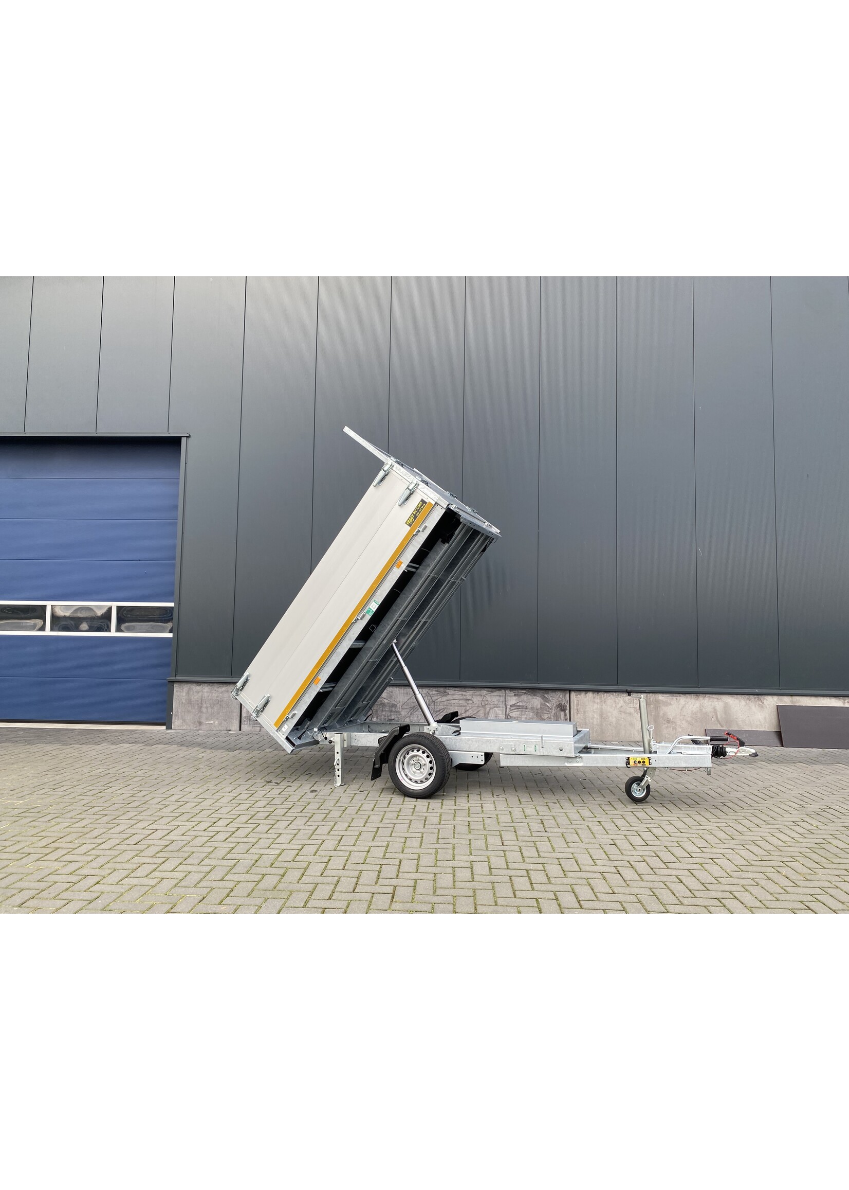 eduard Eduard kipper | 260 x 150 x 60 cm | 1.500 kg | Incl. oprijpakket  geremd  ALL - IN AKTIE!