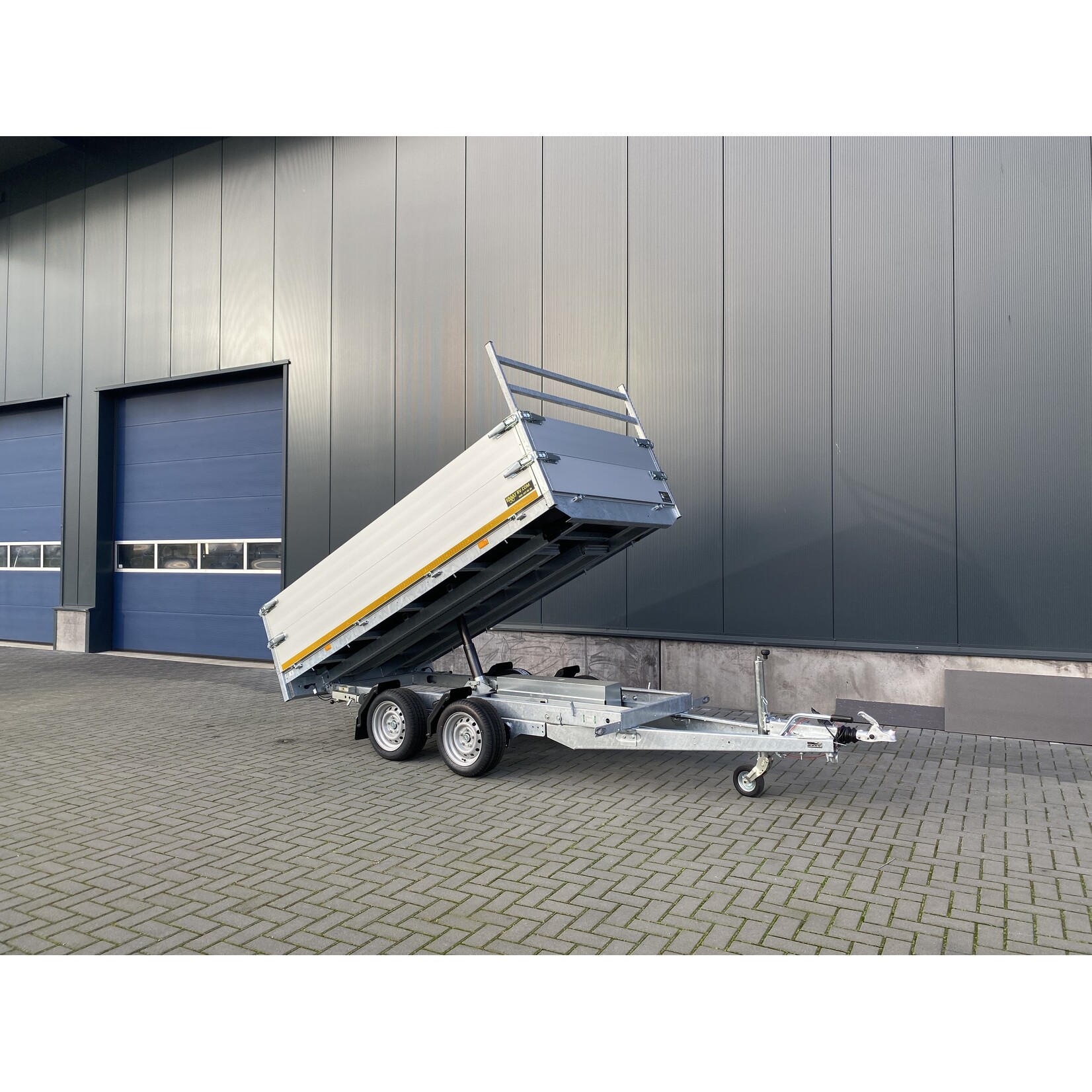 eduard Eduard kipper | 310 x 160 x 60 cm | 3.000 kg | Geremd ALL - IN AKTIE!