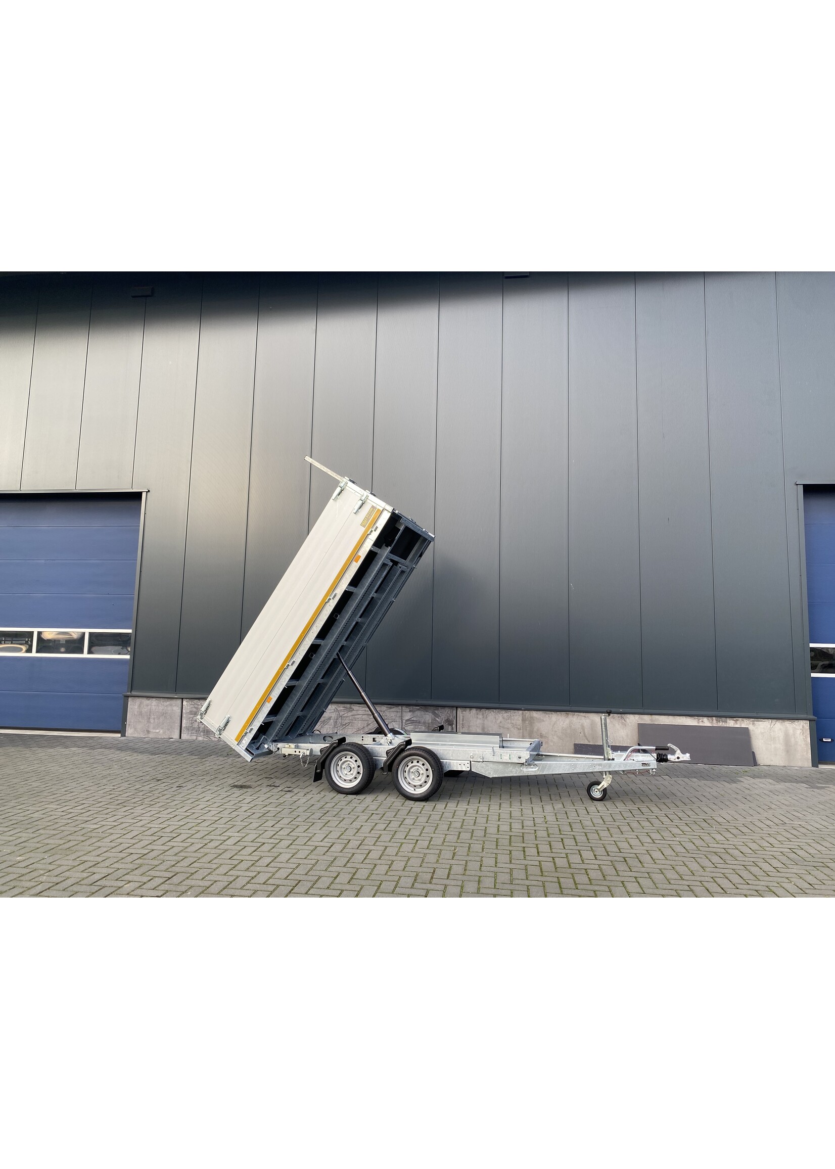 eduard Eduard kipper | 310 x 160 x 60 cm | 3.000 kg | Geremd ALL - IN AKTIE!