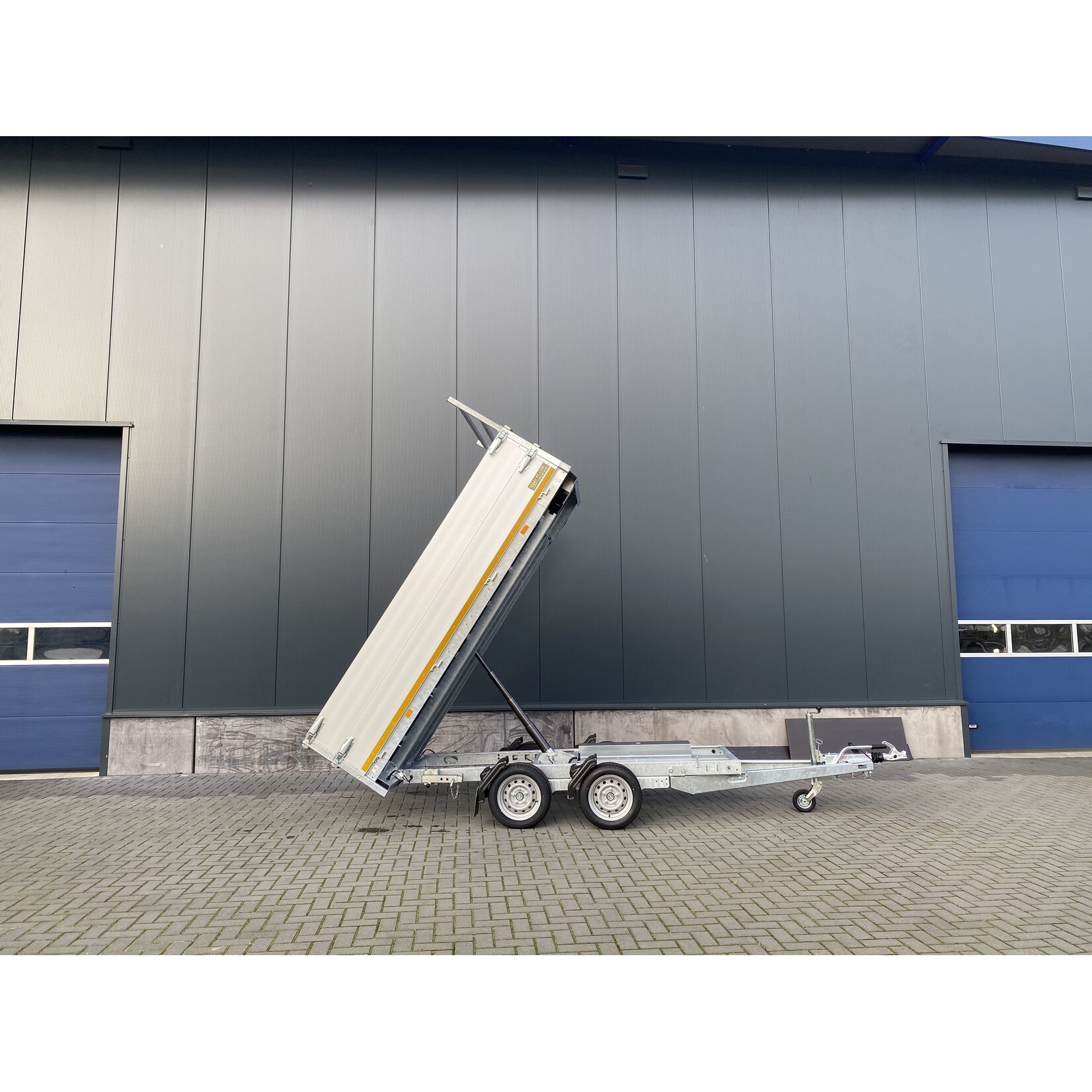 eduard Eduard kipper | 310 x 160 x 60 cm | 3.000 kg | Geremd ALL - IN AKTIE!