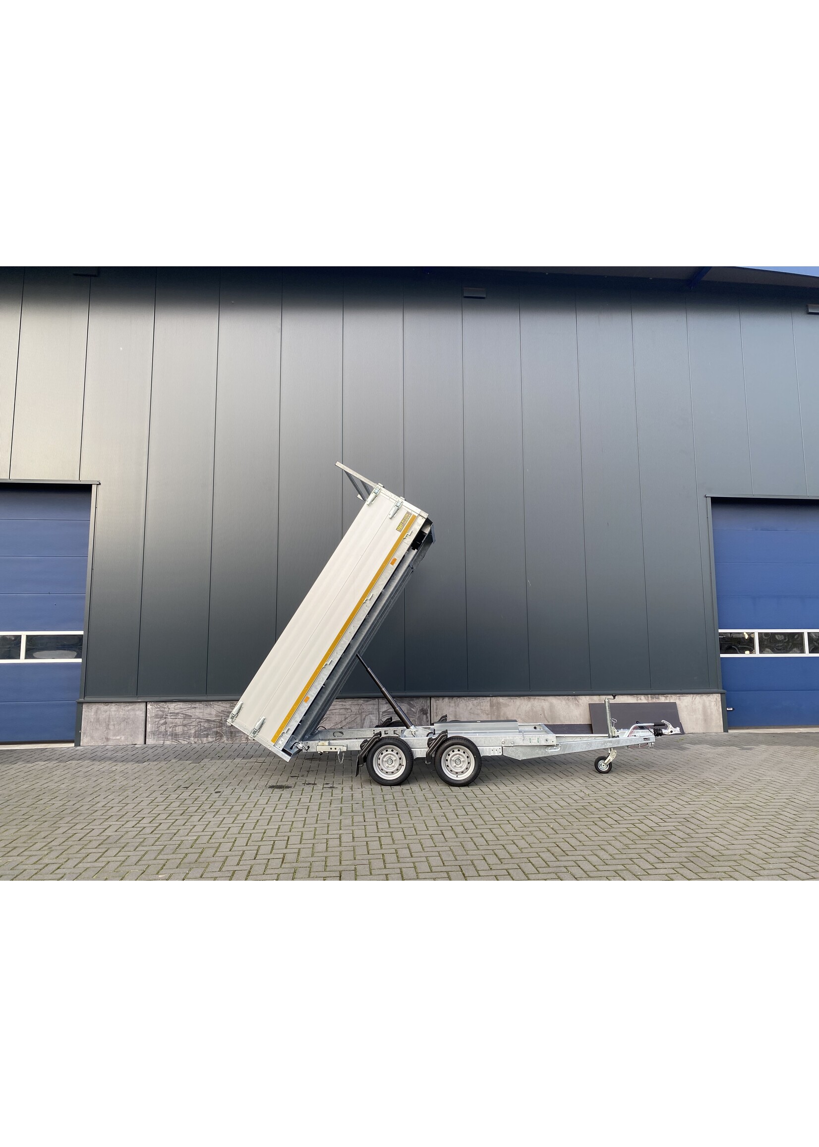 eduard Eduard kipper | 310 x 160 x 60 cm | 3.000 kg | Geremd ALL - IN AKTIE!