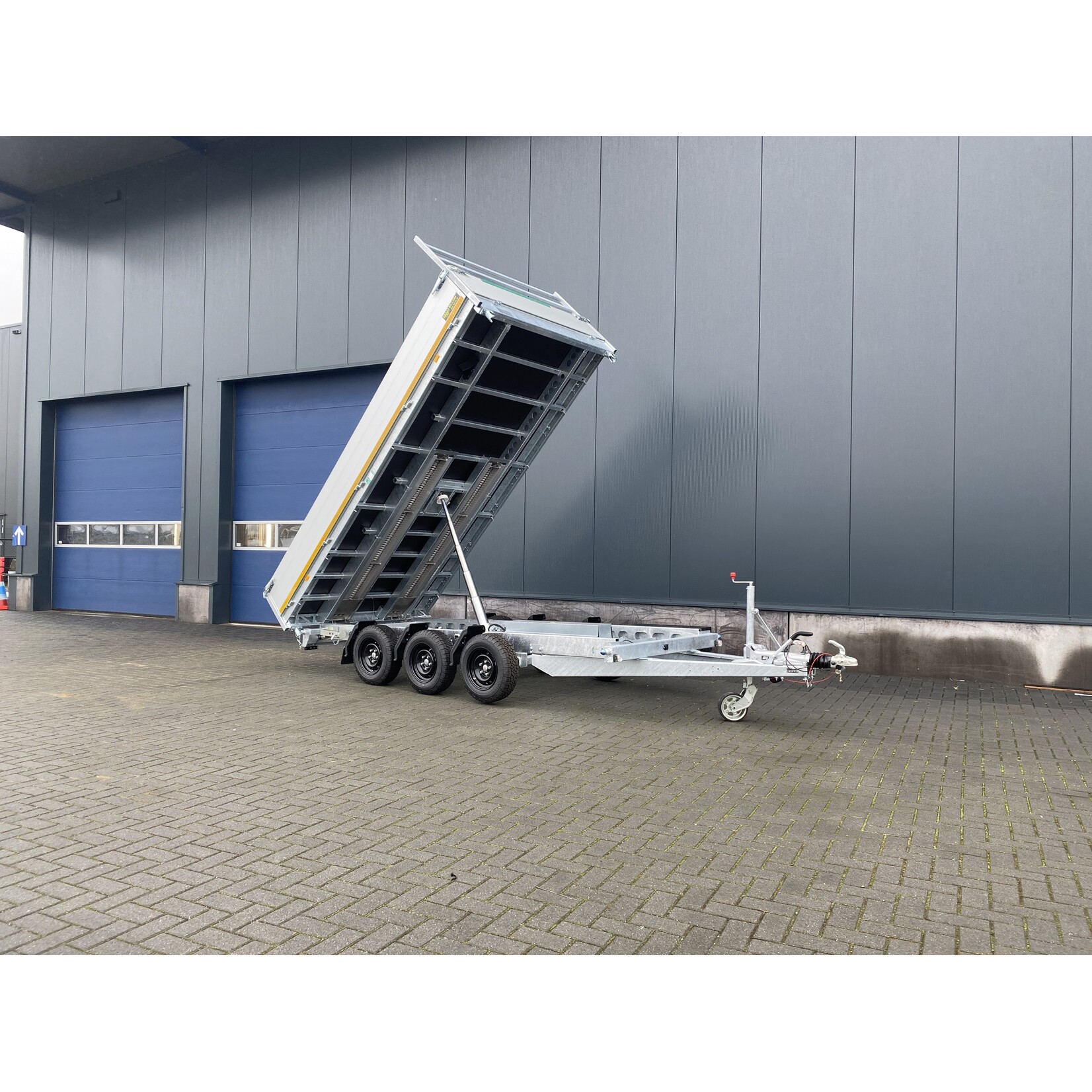 Eduard Eduard 3-zijdige kipper | 400 x 200 x 40 cm | 3.500 kg | Geremd ALL - IN AKTIE!