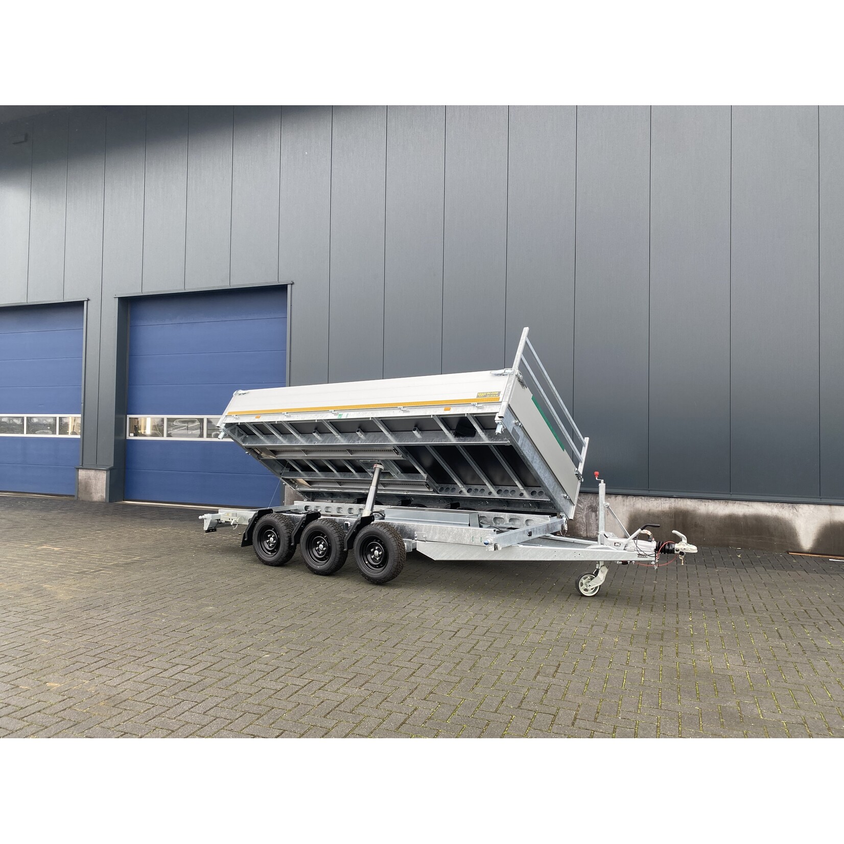 Eduard Eduard 3-zijdige kipper | 400 x 200 x 40 cm | 3.500 kg | Geremd ALL - IN AKTIE!