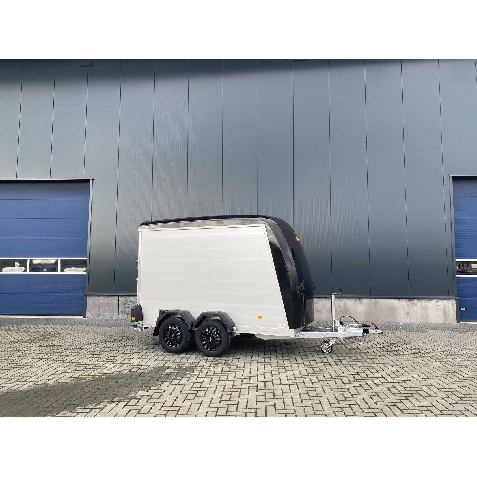 Bockmann Bockmann Gesloten Aanhangwagen | 325 x 151 x 206 cm | 2.700 kg | Geremd ALL - IN AKTIE!