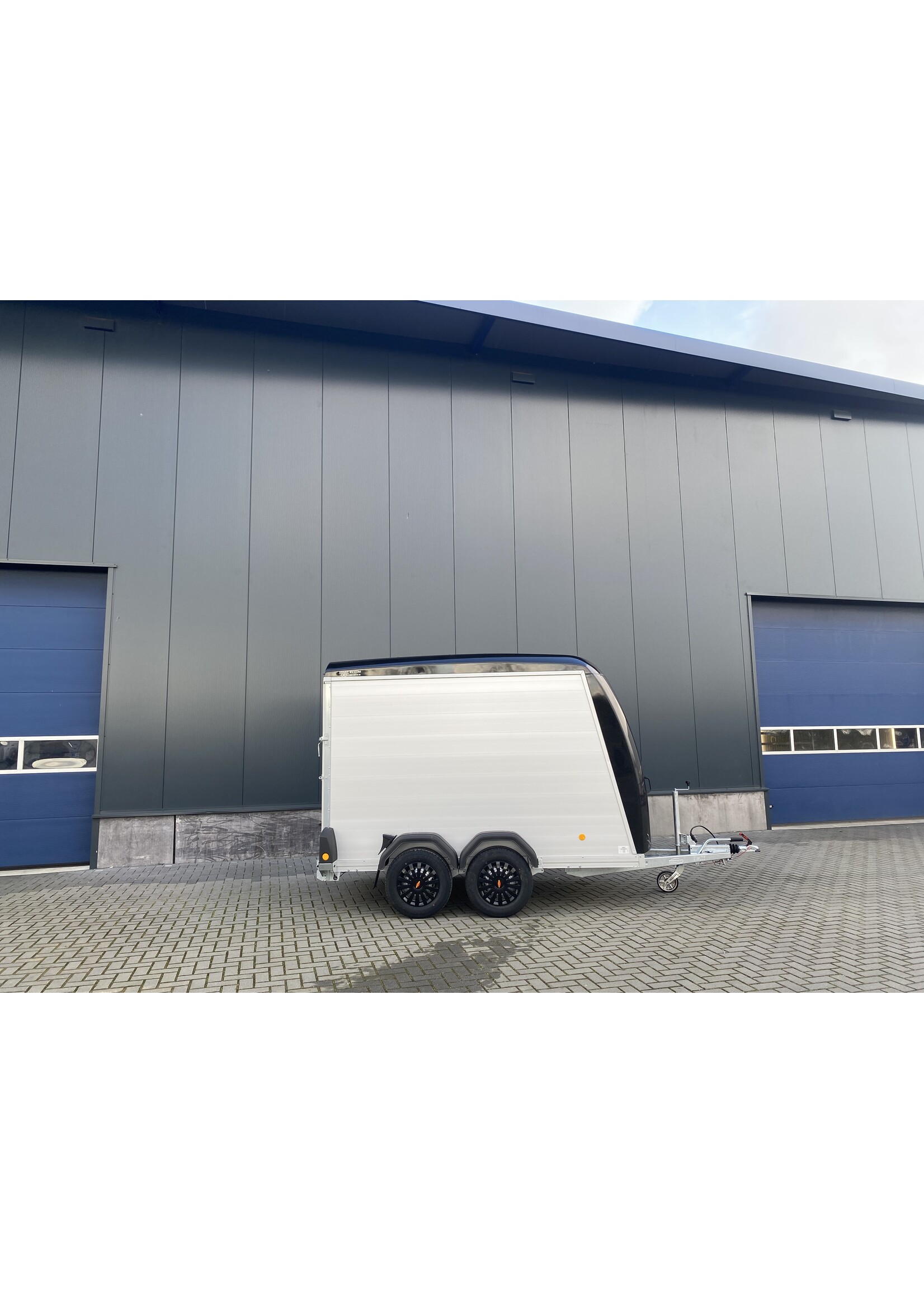 Bockmann Bockmann Gesloten Aanhangwagen | 325 x 151 x 206 cm | 2.700 kg | Geremd ALL - IN AKTIE!