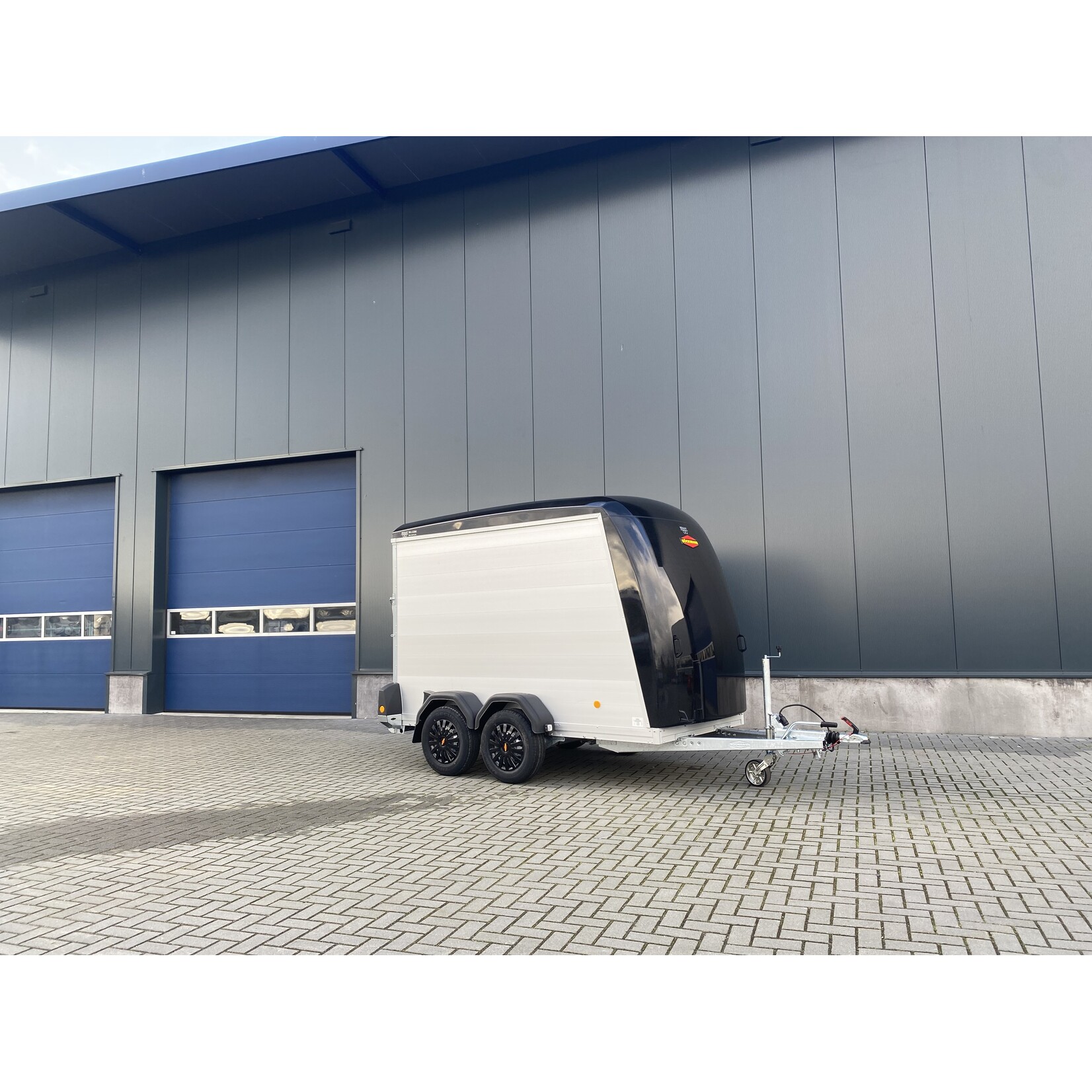 Bockmann Bockmann Gesloten Aanhangwagen | 325 x 151 x 206 cm | 2.700 kg | Geremd ALL - IN AKTIE!