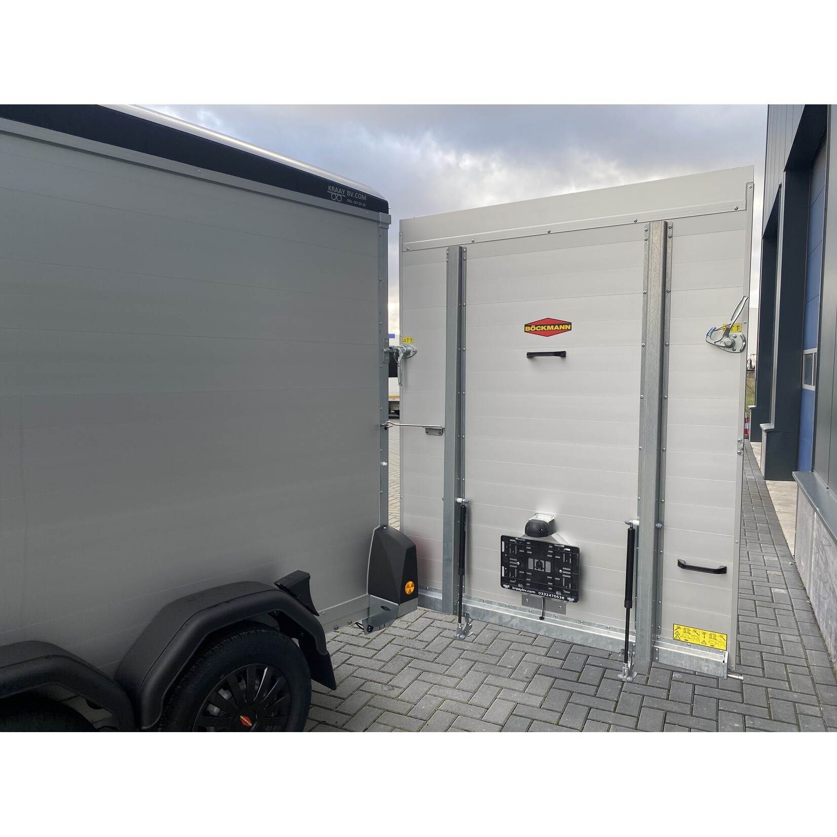 Bockmann Bockmann Gesloten Aanhangwagen | 325 x 151 x 206 cm | 2.700 kg | Geremd ALL - IN AKTIE!