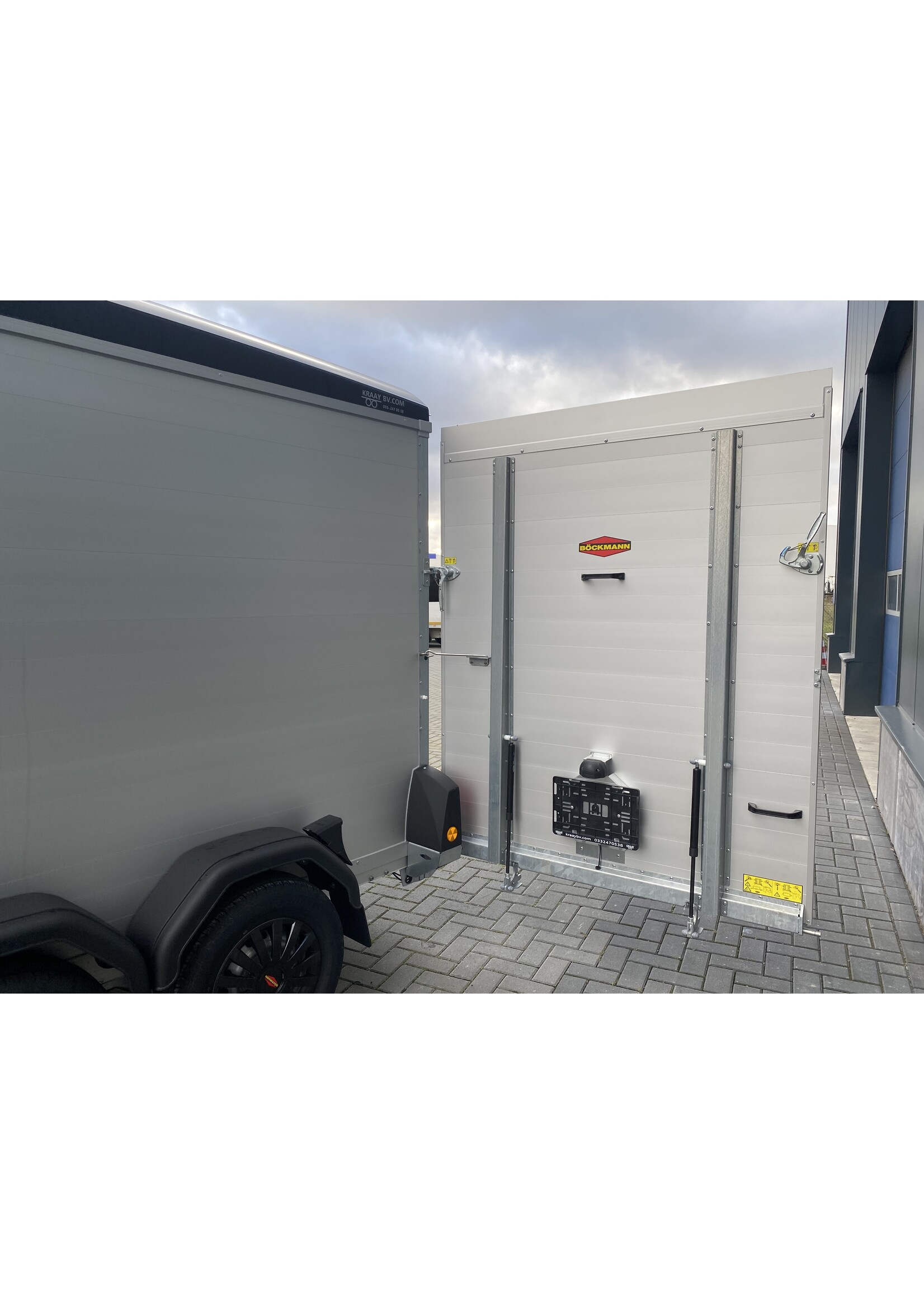 Bockmann Bockmann Gesloten Aanhangwagen | 325 x 151 x 206 cm | 2.700 kg | Geremd ALL - IN AKTIE!