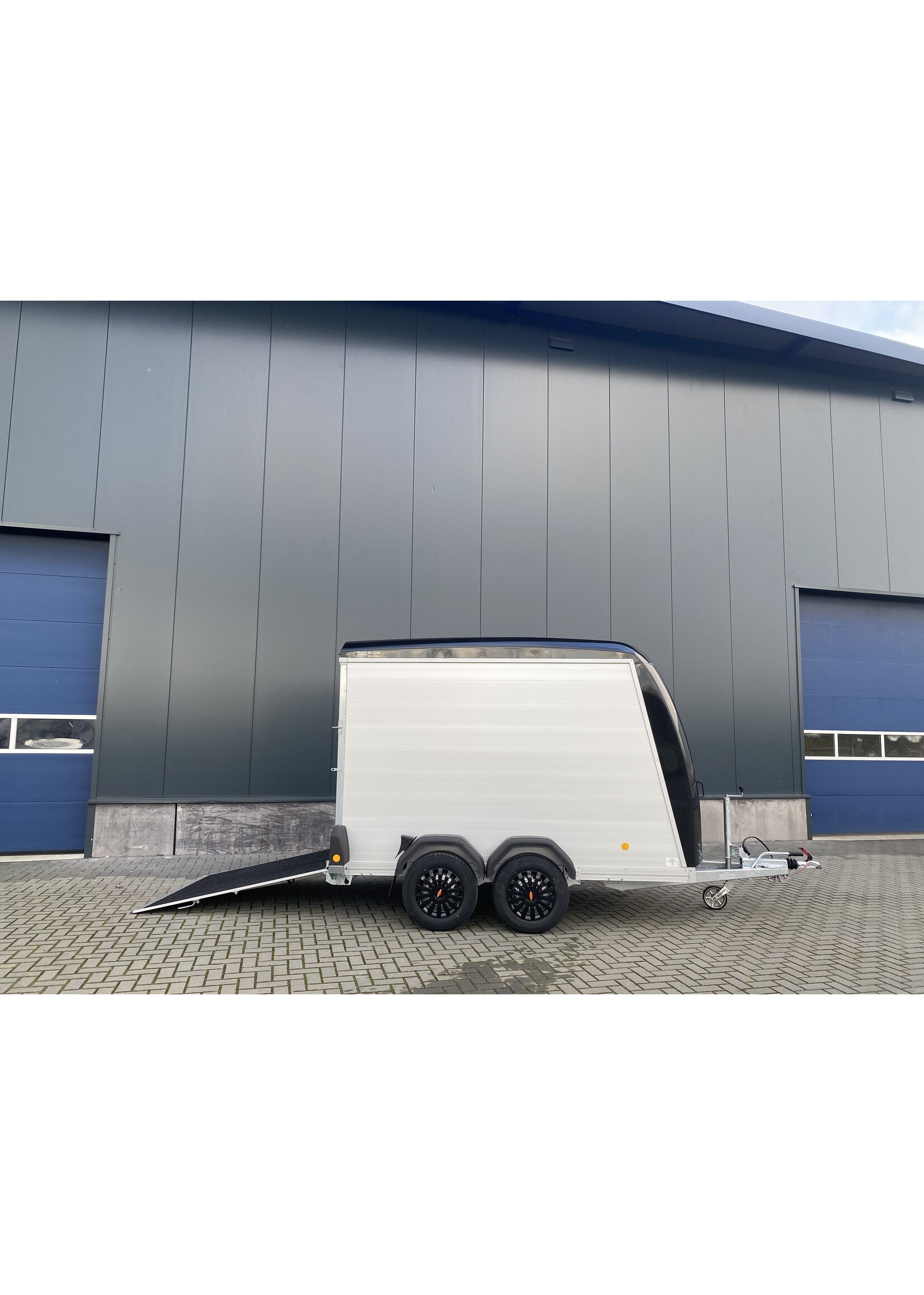 Bockmann Bockmann Gesloten Aanhangwagen | 325 x 151 x 206 cm | 2.700 kg | Geremd ALL - IN AKTIE!