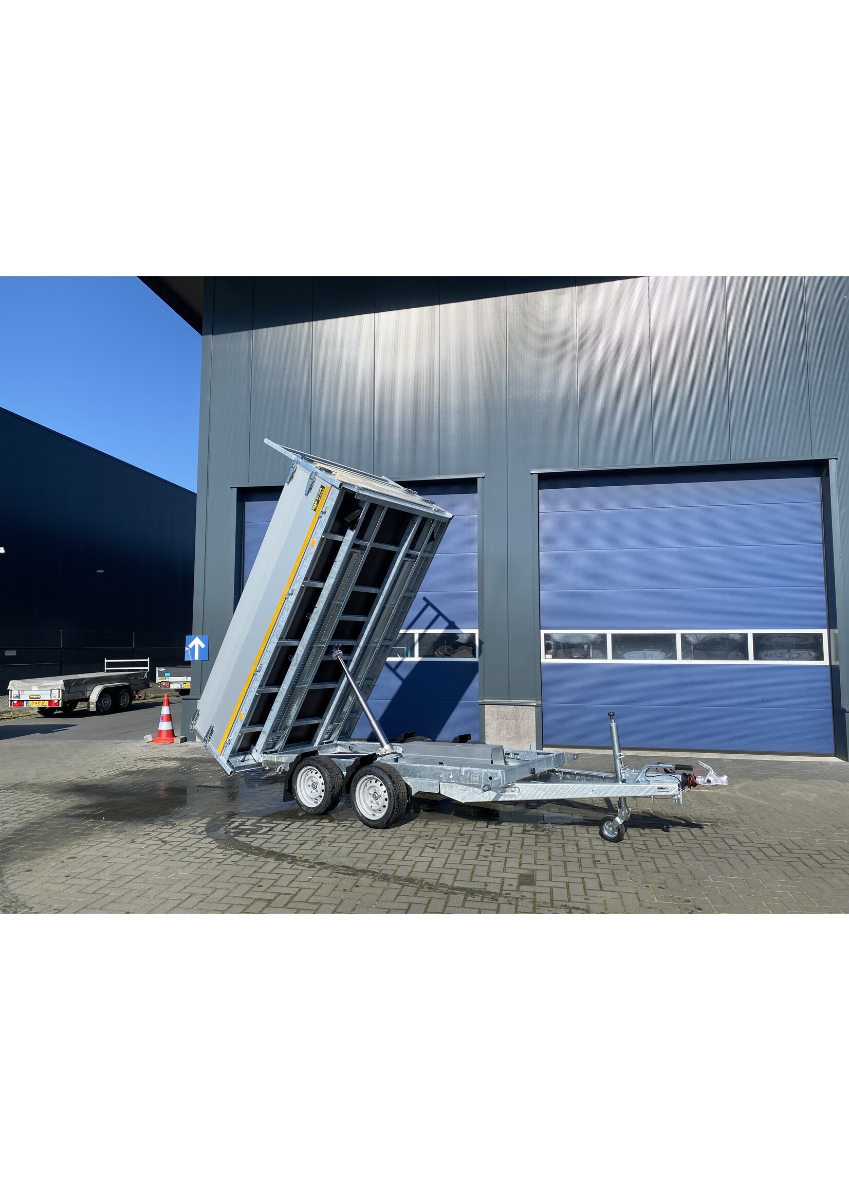 eduard Eduard kipper | 310 x 180 x 60 cm | 3.000 kg | Geremd ALL - IN AKTIE!