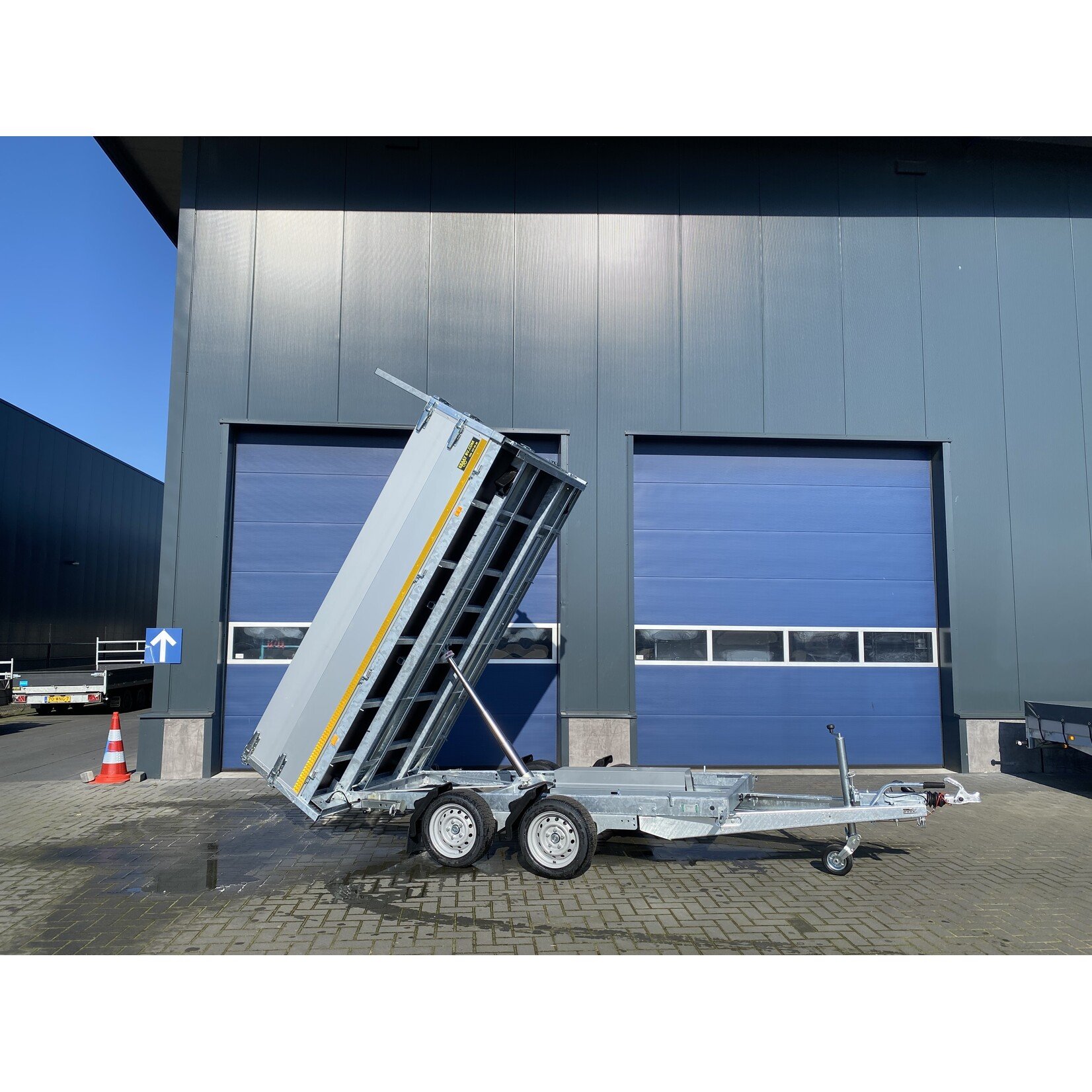 eduard Eduard kipper | 310 x 180 x 60 cm | 3.000 kg | Geremd ALL - IN AKTIE!