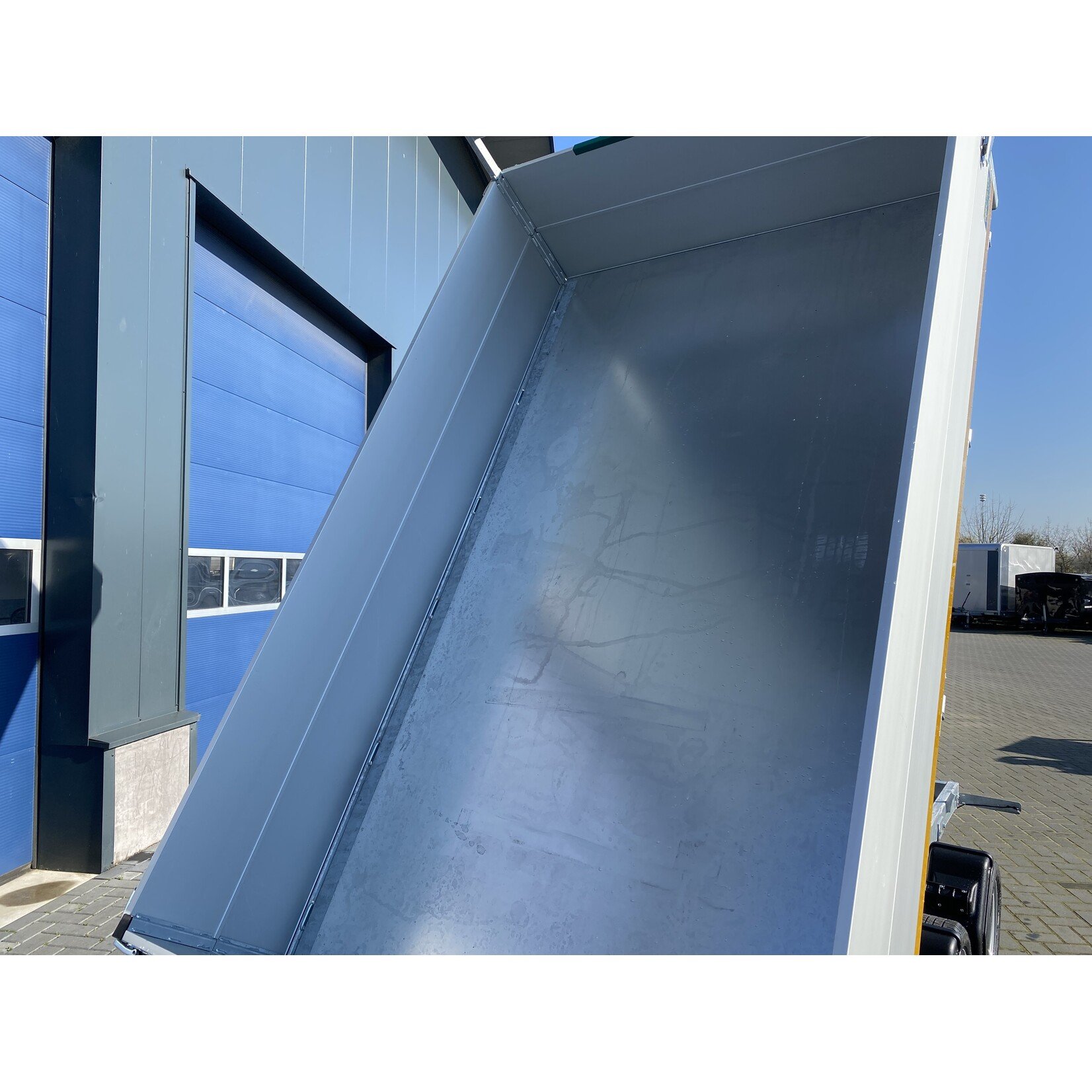 eduard Eduard kipper | 310 x 180 x 60 cm | 3.000 kg | Geremd ALL - IN AKTIE!