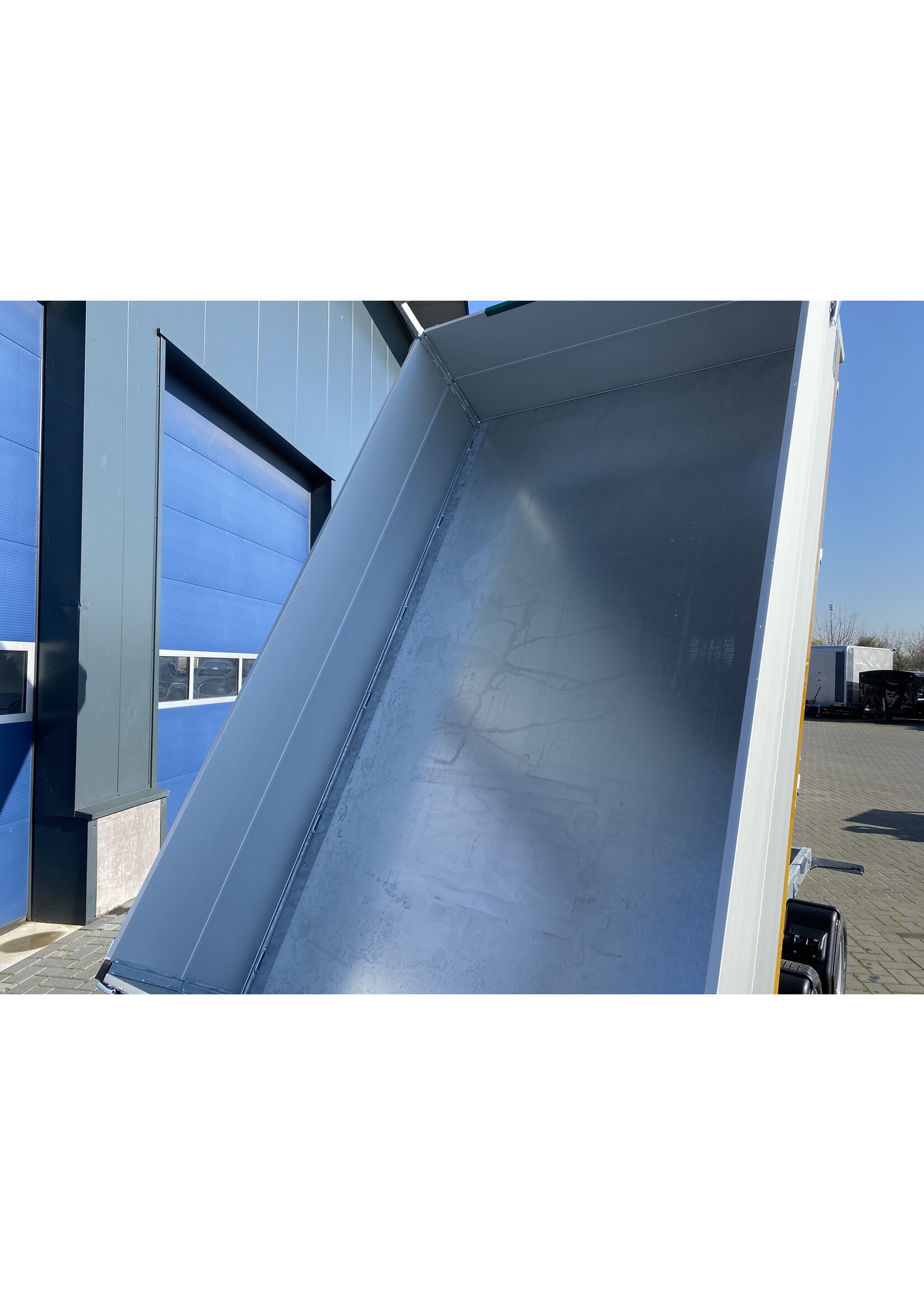 eduard Eduard kipper | 310 x 180 x 60 cm | 3.000 kg | Geremd ALL - IN AKTIE!