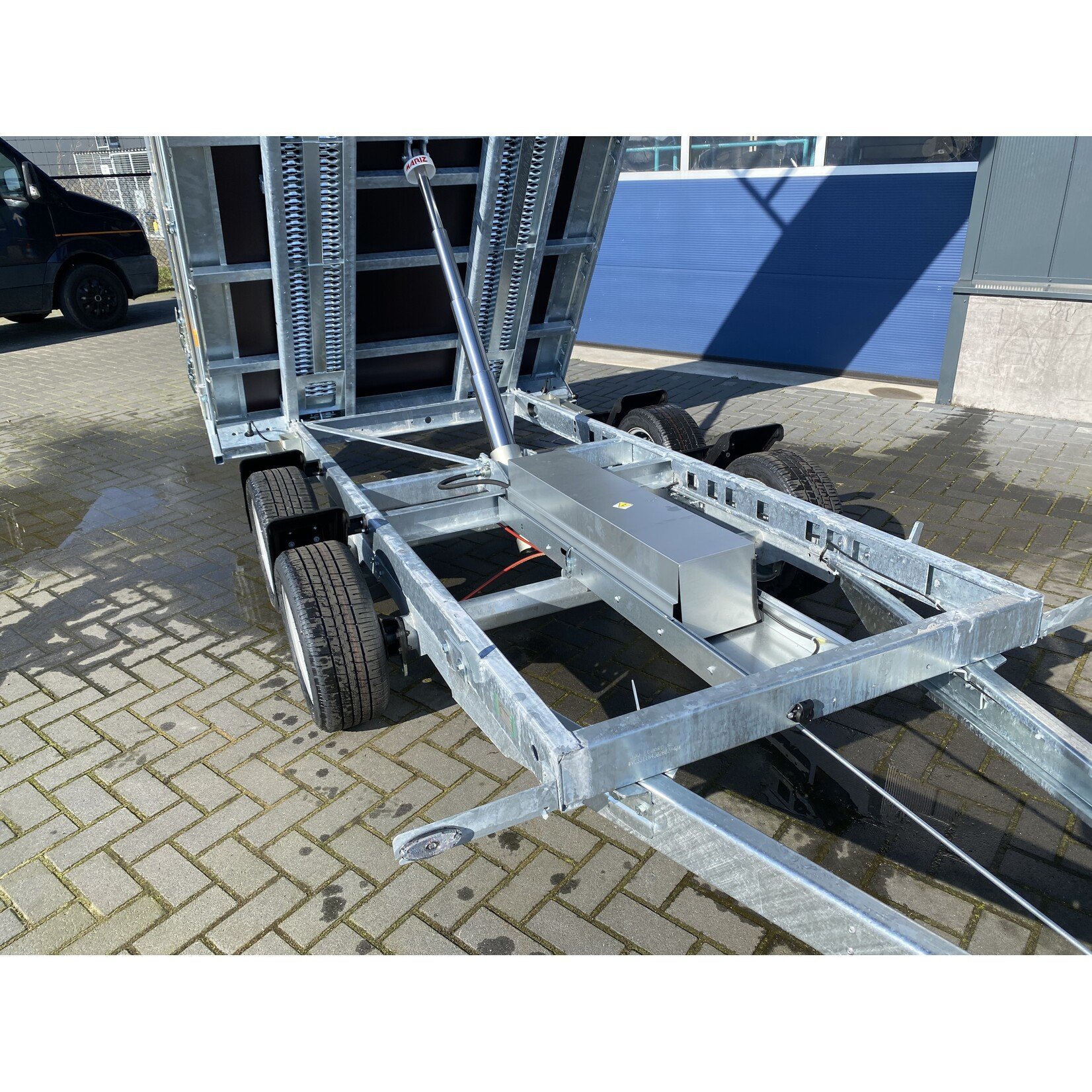 eduard Eduard kipper | 310 x 180 x 60 cm | 3.000 kg | Geremd ALL - IN AKTIE!