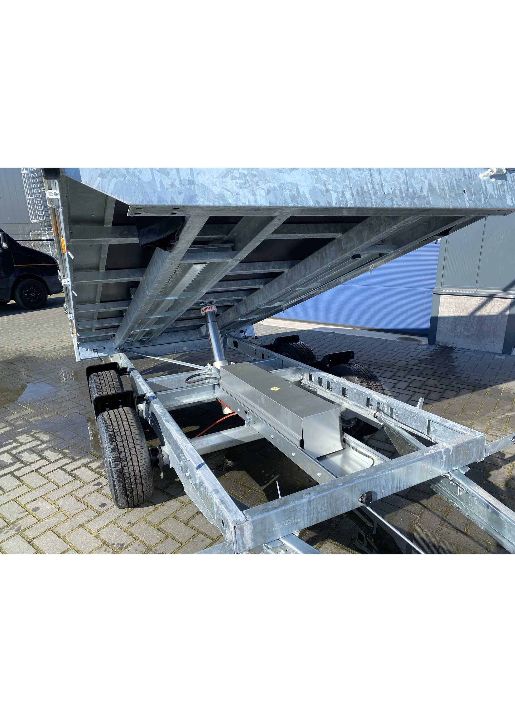 eduard Eduard kipper | 310 x 180 x 60 cm | 3.000 kg | Geremd ALL - IN AKTIE!