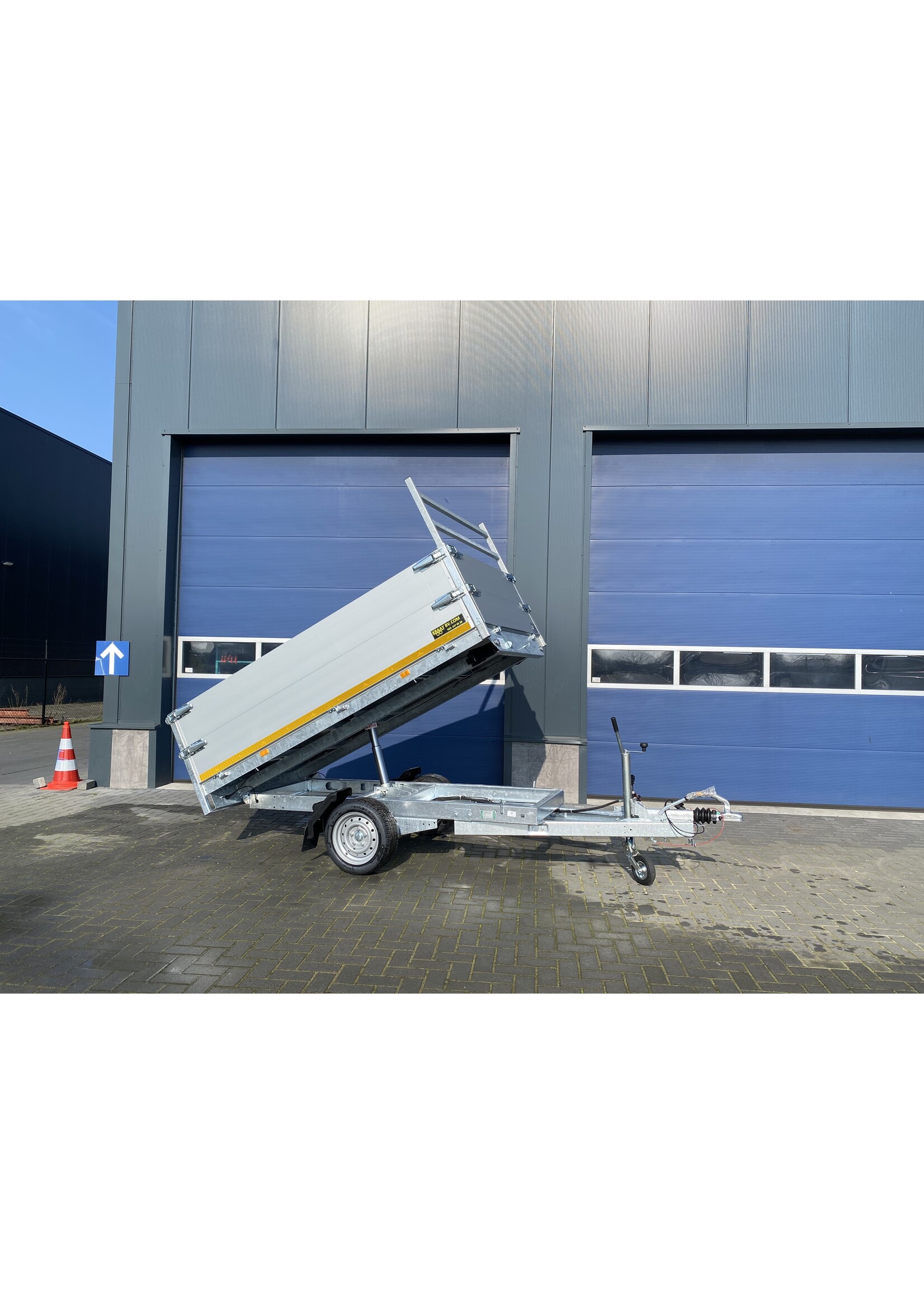 eduard Eduard kipper handpomp bediend  | 260 x 150 x 60 cm | 1.350 kg | Geremd ALL - IN AKTIE!