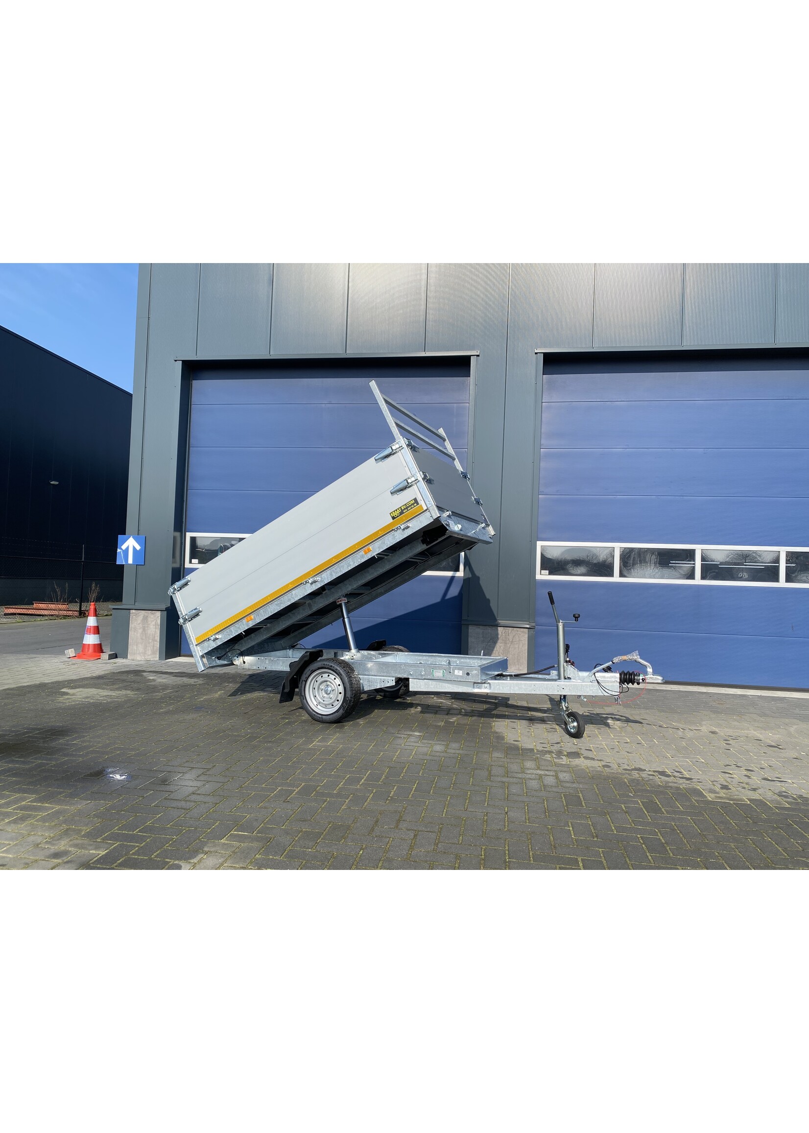 eduard Eduard kipper handpomp bediend  | 260 x 150 x 60 cm | 1.350 kg | Geremd ALL - IN AKTIE!