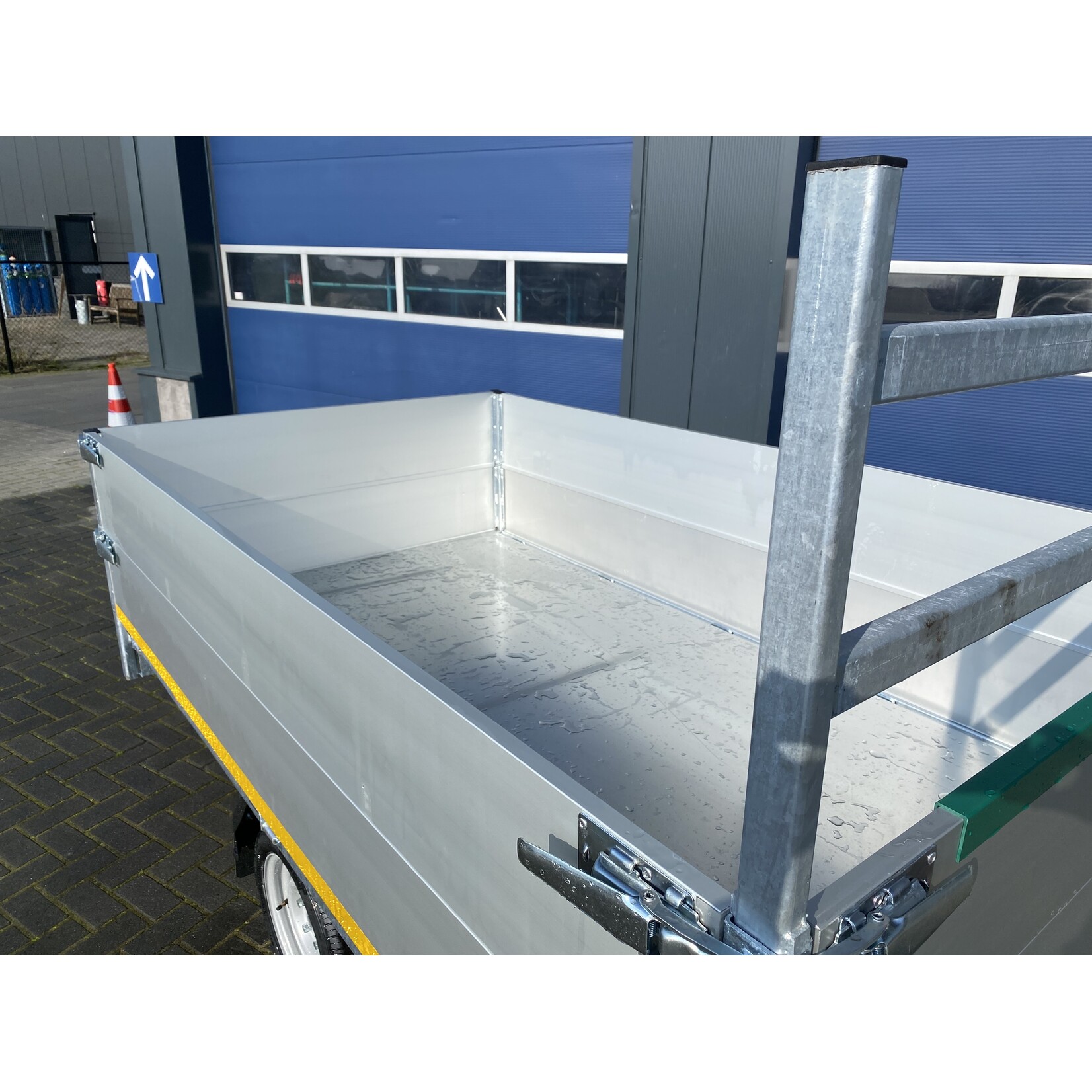 eduard Eduard kipper elektrisch bediend | 260 x 150 x 60 cm | 1.350  kg | Geremd ALL - IN AKTIE!