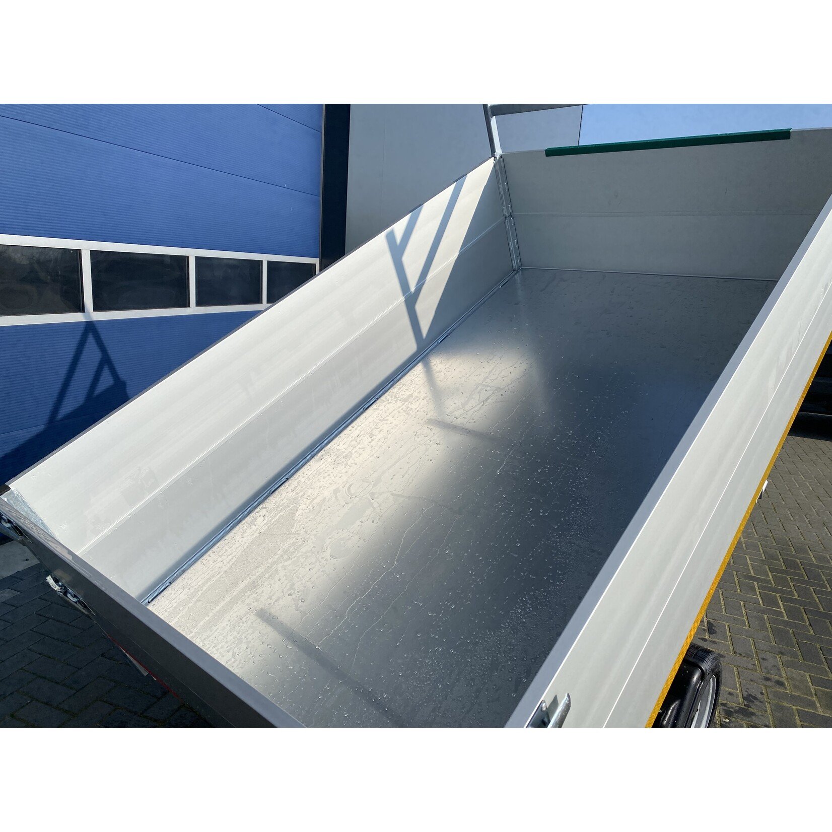 eduard Eduard kipper elektrisch bediend | 260 x 150 x 60 cm | 1.350  kg | Geremd ALL - IN AKTIE!