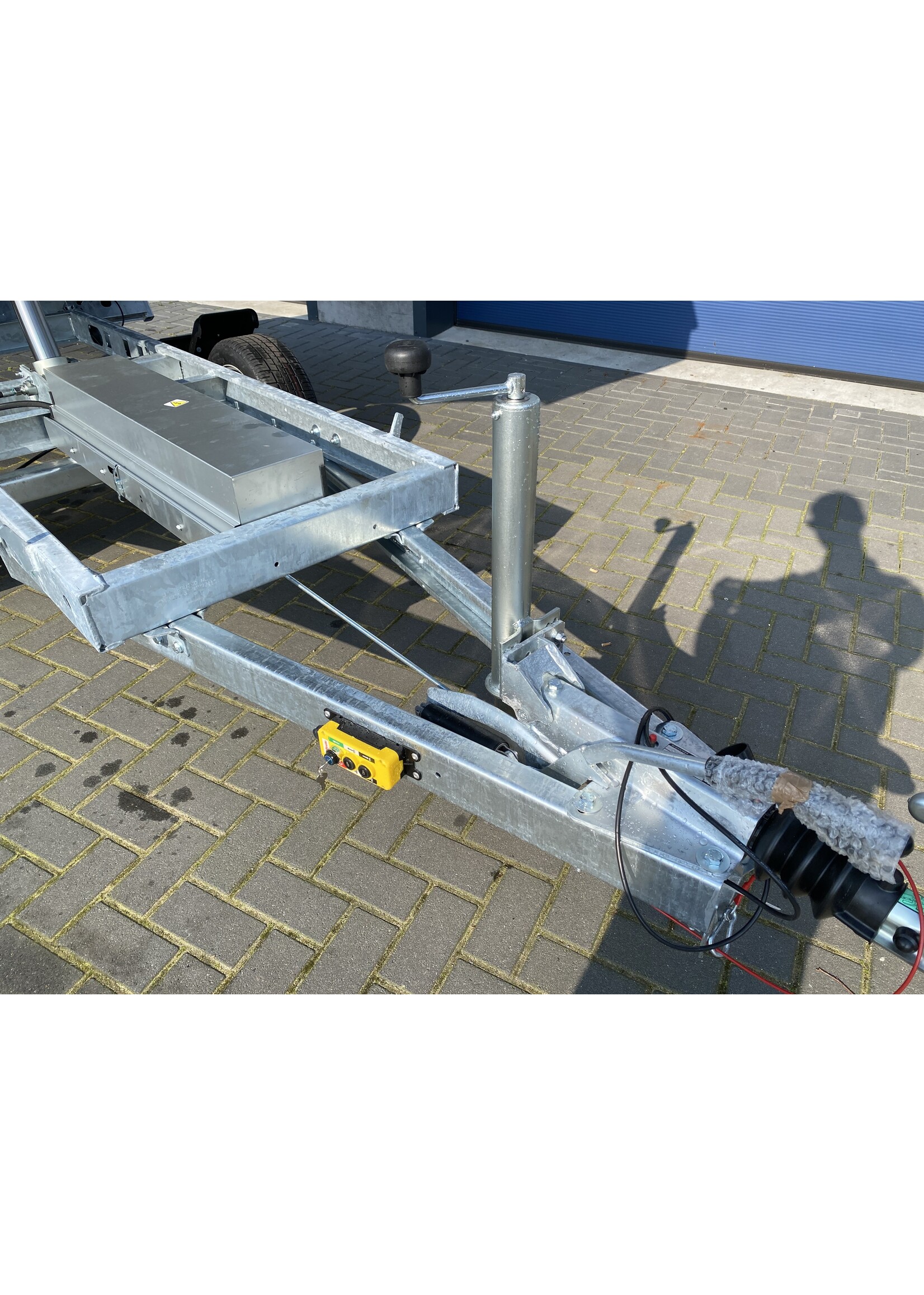 eduard Eduard kipper elektrisch bediend | 260 x 150 x 60 cm | 1.350  kg | Geremd ALL - IN AKTIE!