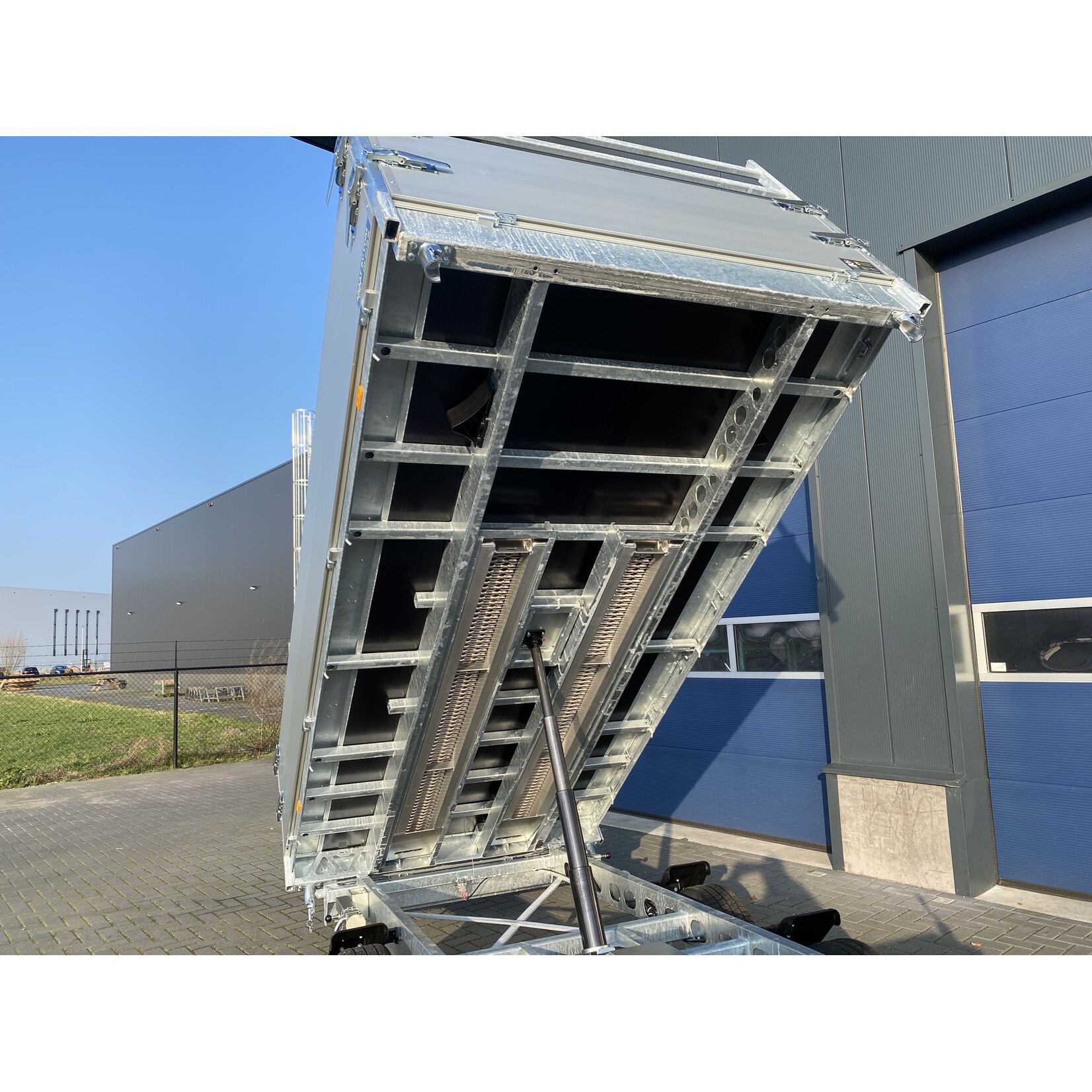 Eduard Eduard 3-zijdige kipper | 350 x 180 x 60 cm | 3.500 kg | ALL - IN AKTIE!