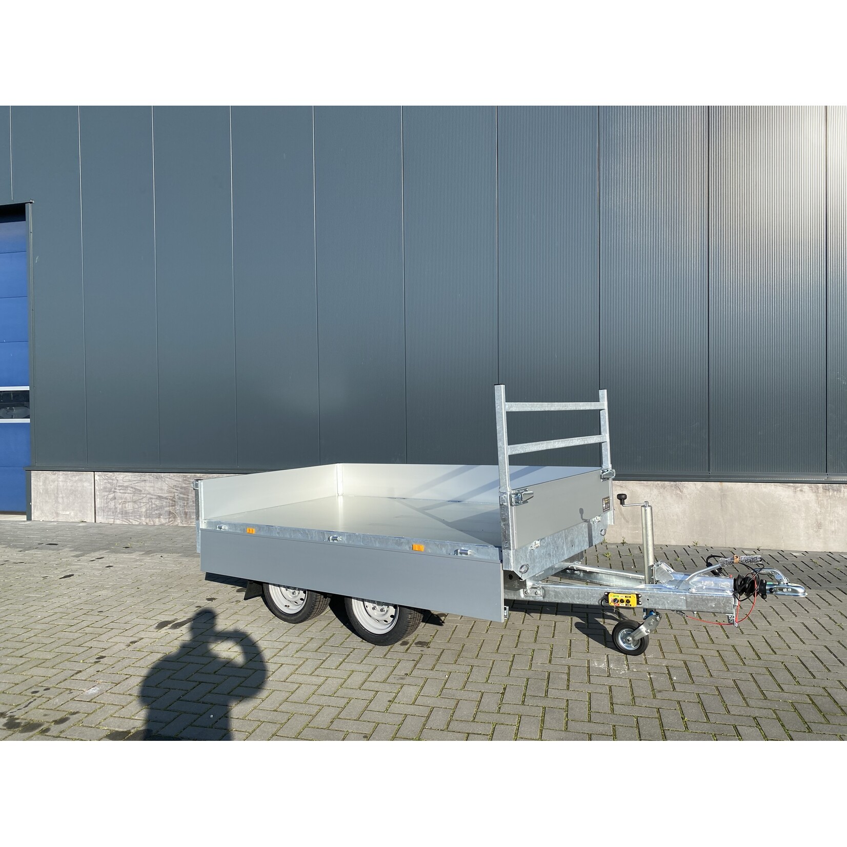 eduard Eduard kipper | 260 x 150 x 30 cm | 2.000 kg | Geremd ALL - IN AKTIE!