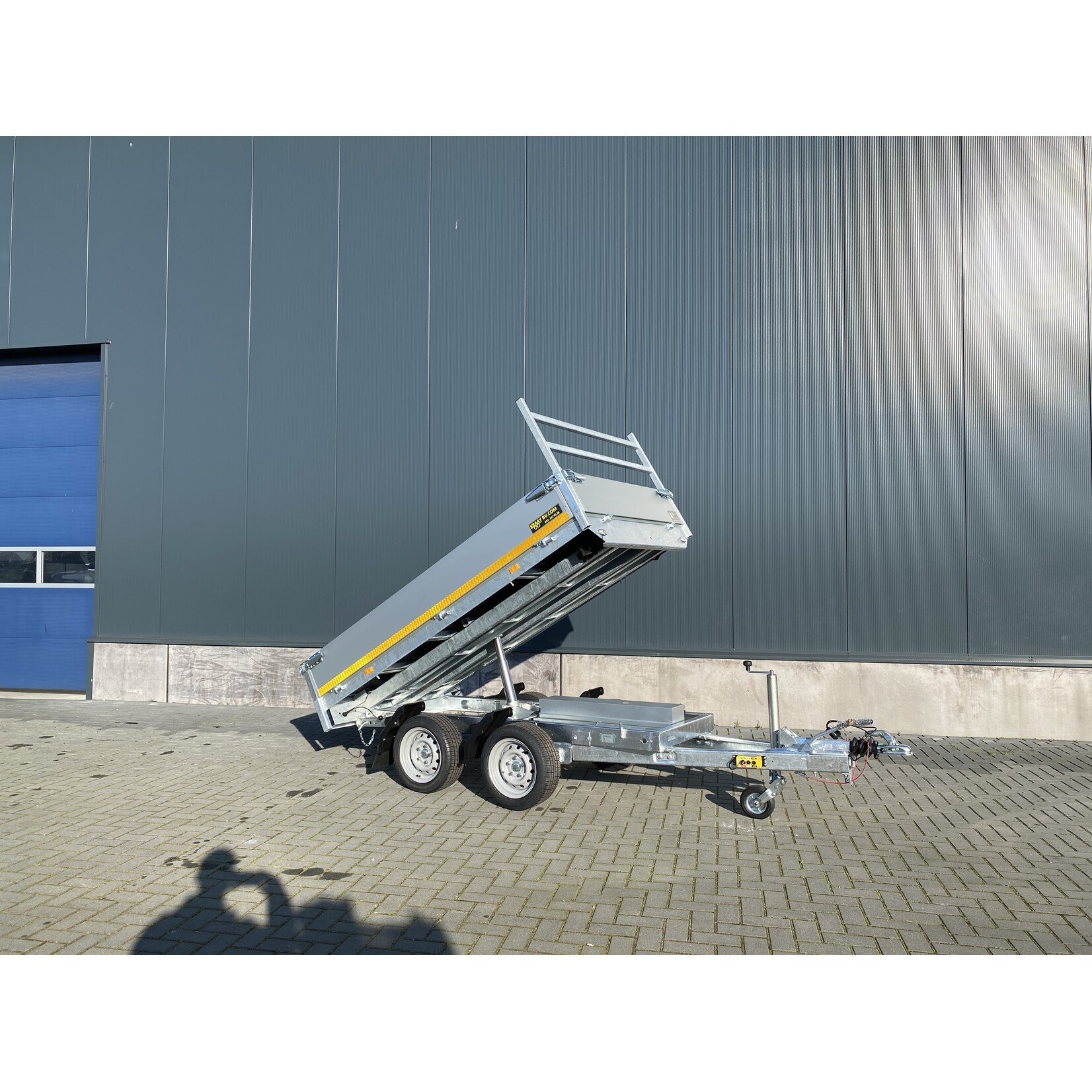 eduard Eduard kipper | 260 x 150 x 30 cm | 2.000 kg | Geremd ALL - IN AKTIE!