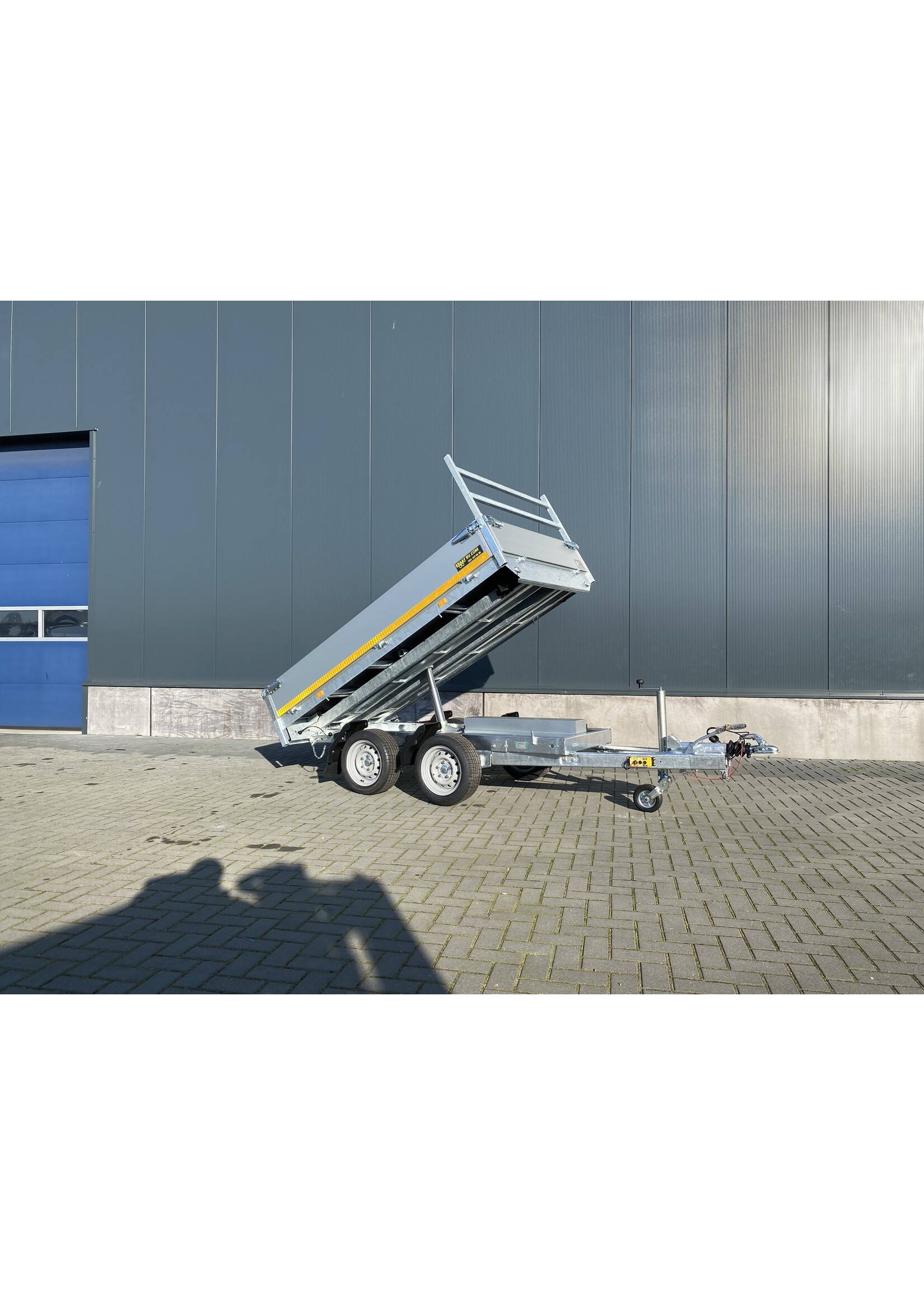 eduard Eduard kipper | 260 x 150 x 30 cm | 2.000 kg | Geremd ALL - IN AKTIE!