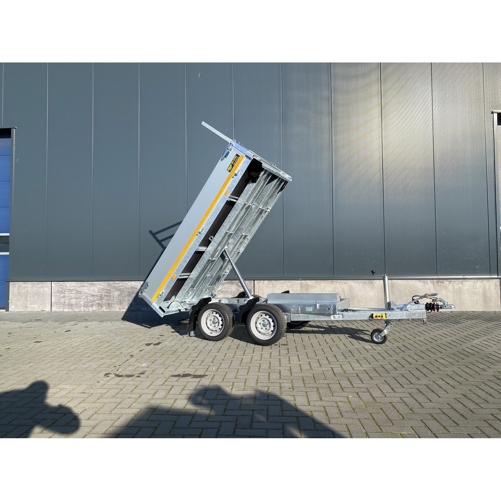 eduard Eduard kipper | 260 x 150 x 30 cm | 2.000 kg | Geremd ALL - IN AKTIE!