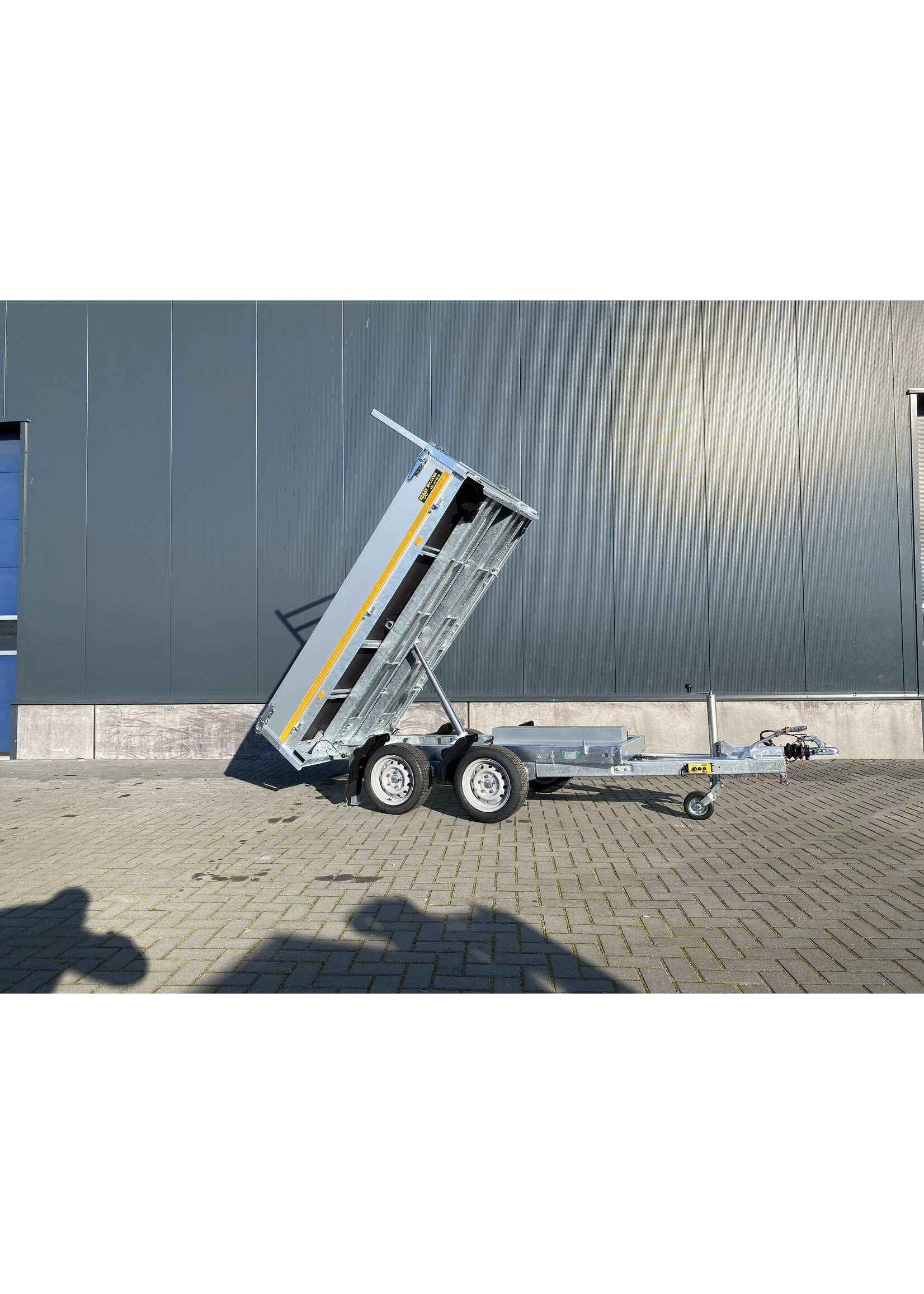 eduard Eduard kipper | 260 x 150 x 30 cm | 2.000 kg | Geremd ALL - IN AKTIE!