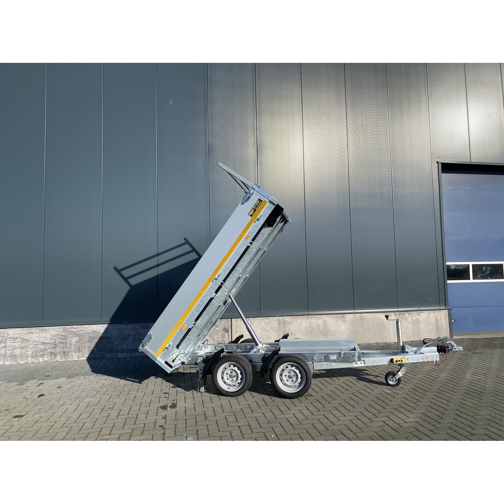 eduard Eduard kipper | 260 x 150 x 30 cm | 2.000 kg | Geremd ALL - IN AKTIE!
