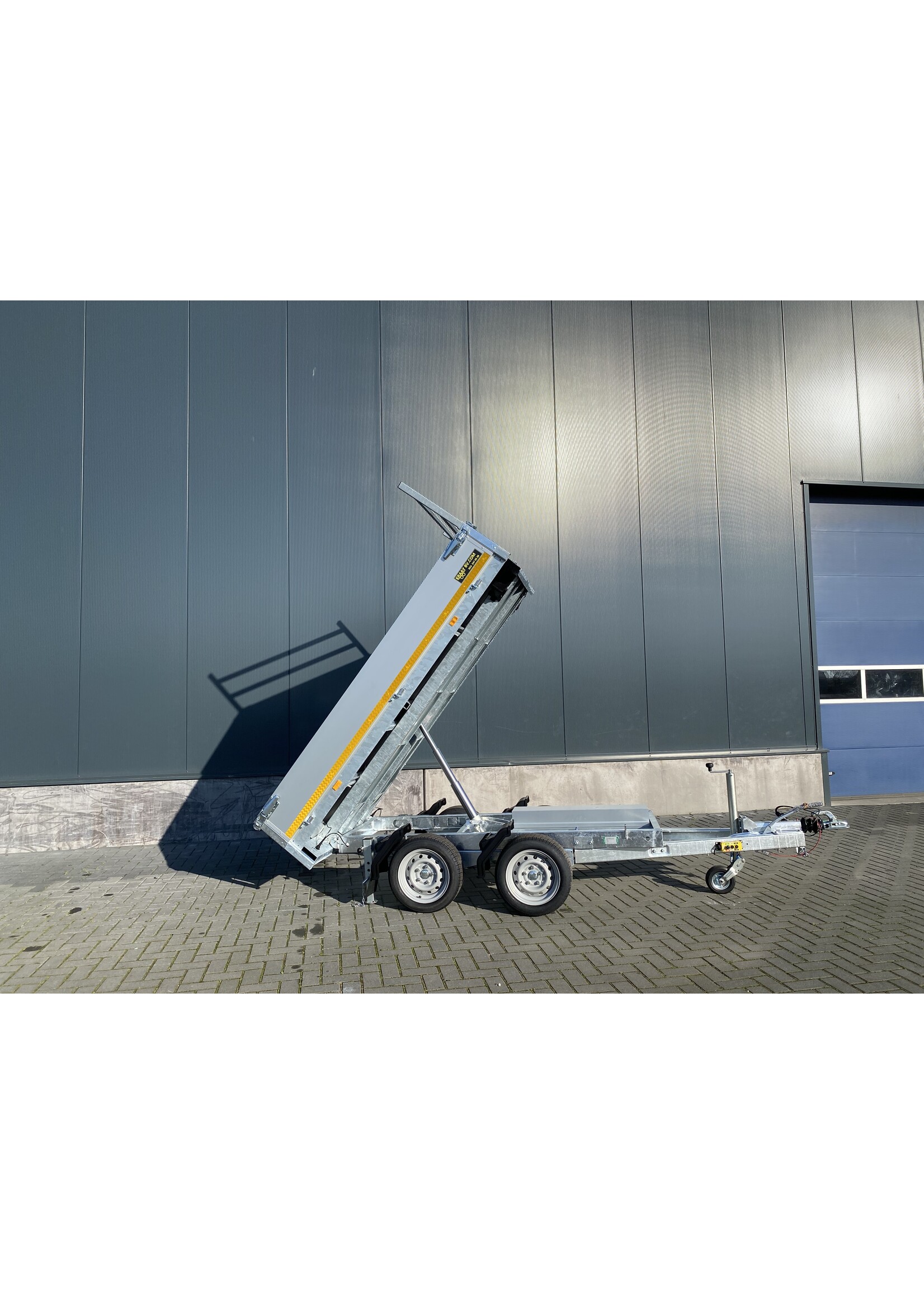 eduard Eduard kipper | 260 x 150 x 30 cm | 2.000 kg | Geremd ALL - IN AKTIE!