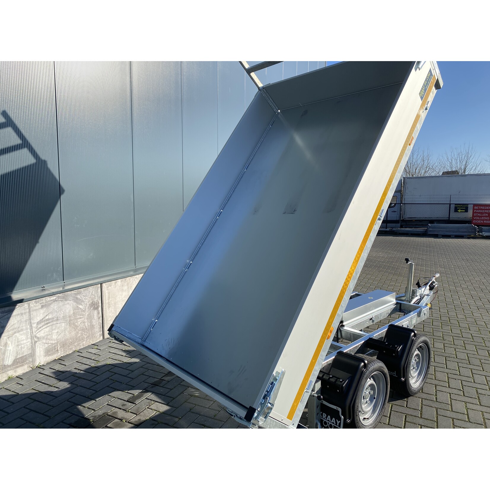 eduard Eduard kipper | 260 x 150 x 30 cm | 2.000 kg | Geremd ALL - IN AKTIE!