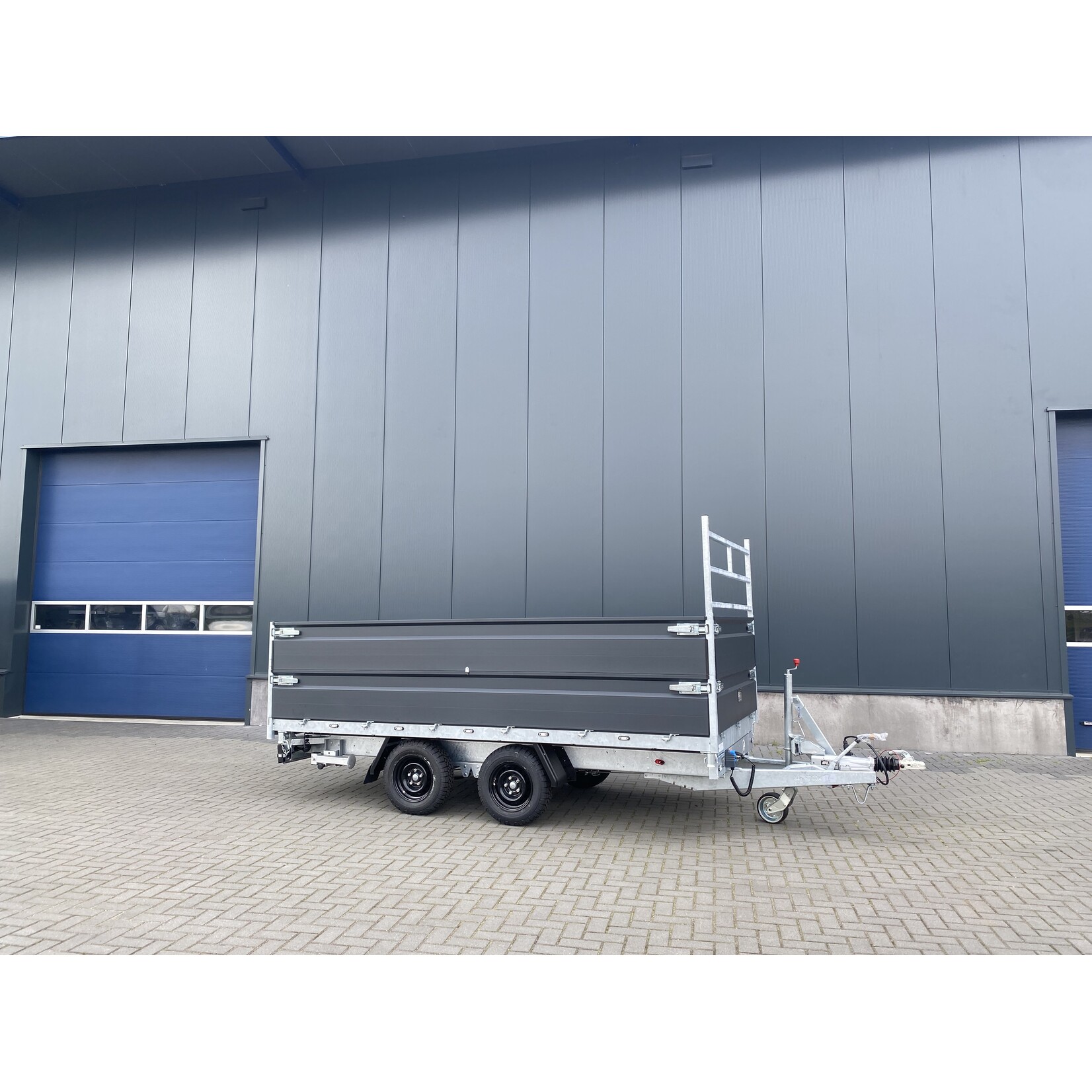 Hapert Hapert Cobalt HM-2 | 375 x 180 x 80 cm | 3.500 kg | Geremd ALL - IN AKTIE!