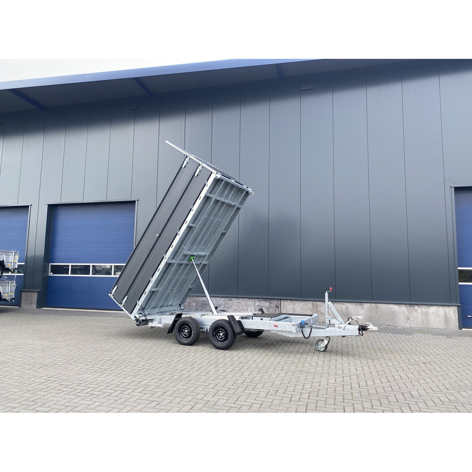 Hapert Hapert Cobalt HM-2 | 375 x 180 x 80 cm | 3.500 kg | Geremd ALL - IN AKTIE!