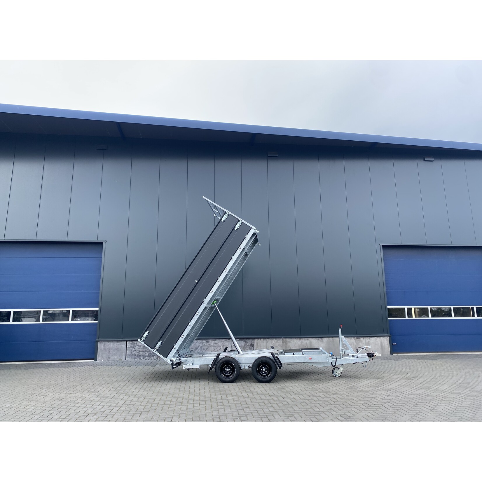 Hapert Hapert Cobalt HM-2 | 375 x 180 x 80 cm | 3.500 kg | Geremd ALL - IN AKTIE!