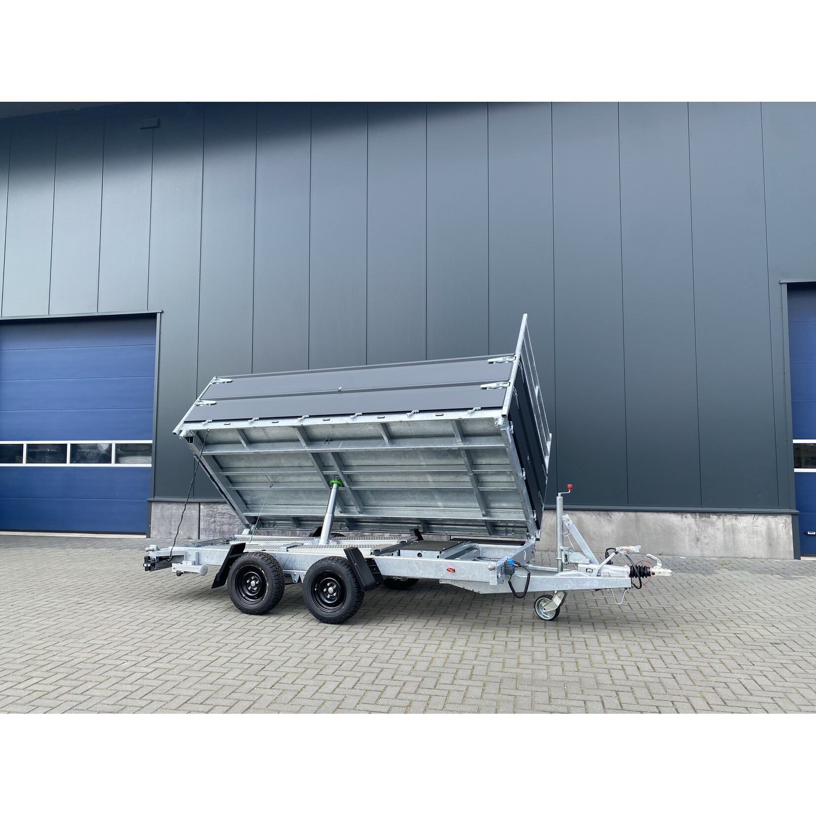 Hapert Hapert Cobalt HM-2 | 375 x 180 x 80 cm | 3.500 kg | Geremd ALL - IN AKTIE!
