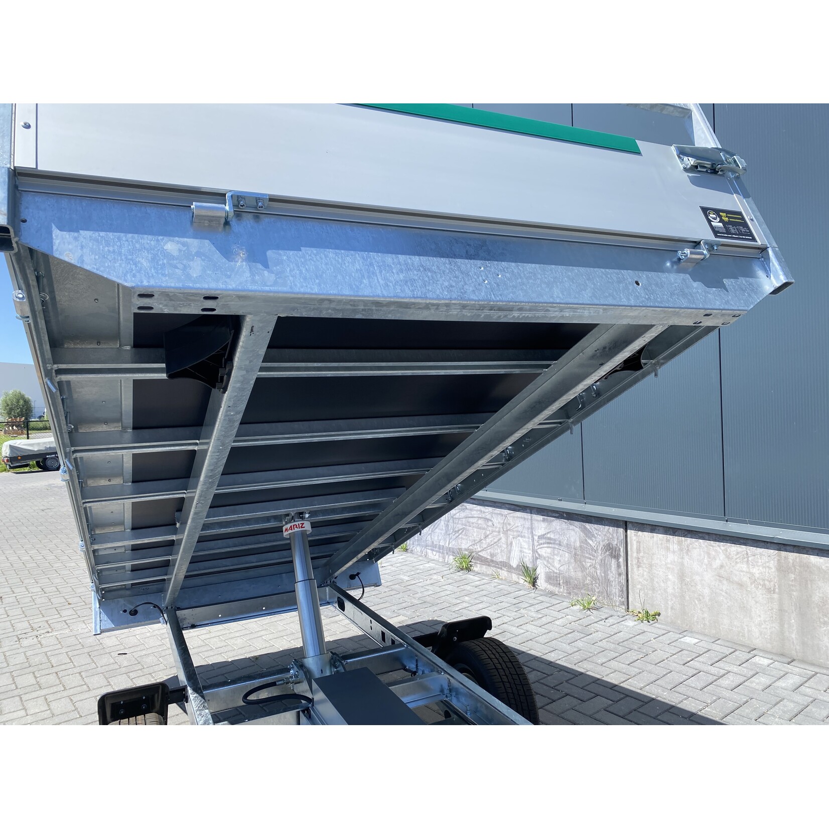 eduard Eduard kipper | 310 x 160 x 30 cm | 1.800 kg | Geremd ALL - IN AKTIE!