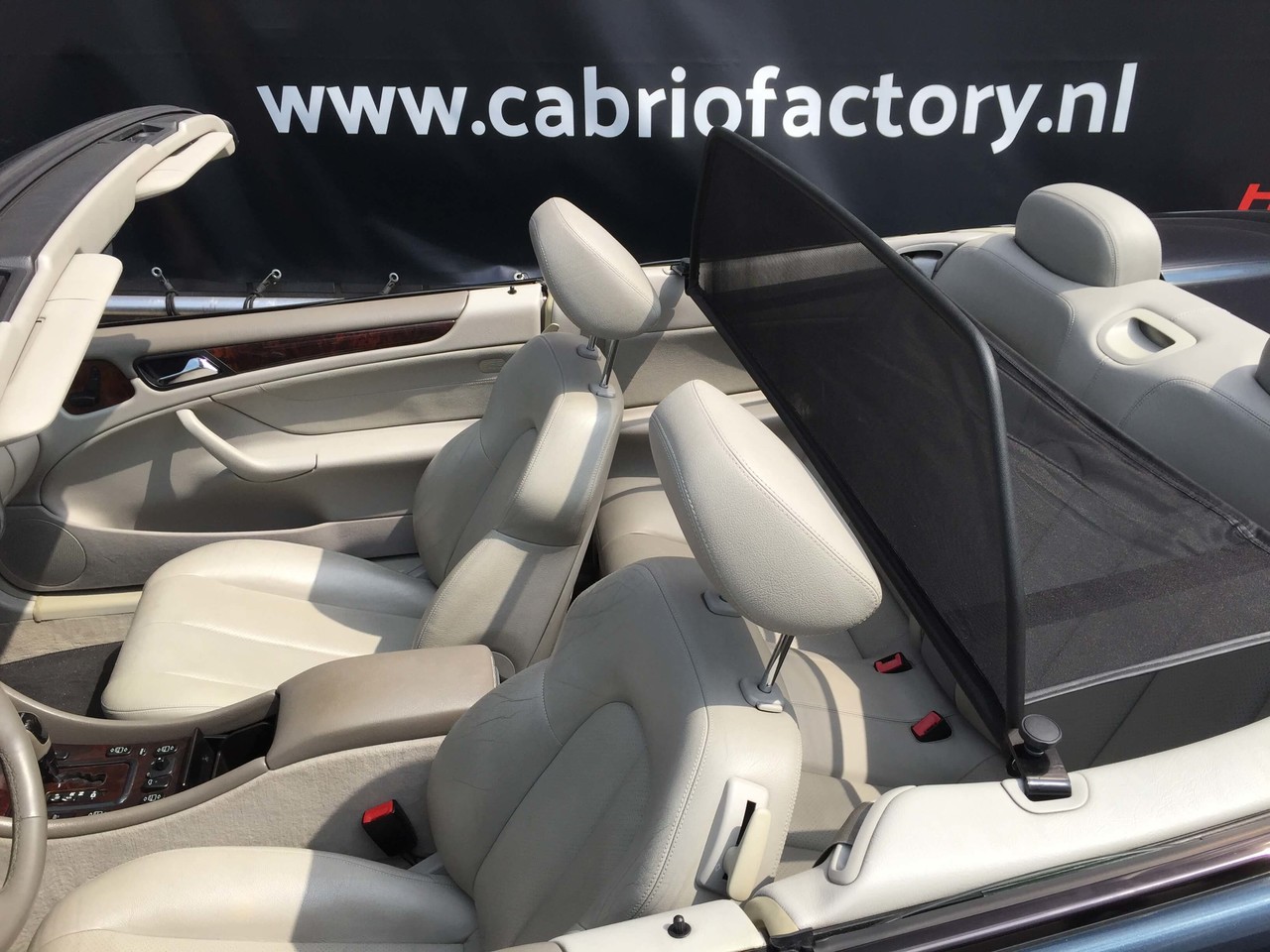 Mercedes Windscherm Mercedes CLK W208 rood Mercedes Windscherm Mercedes CLK W208 rood