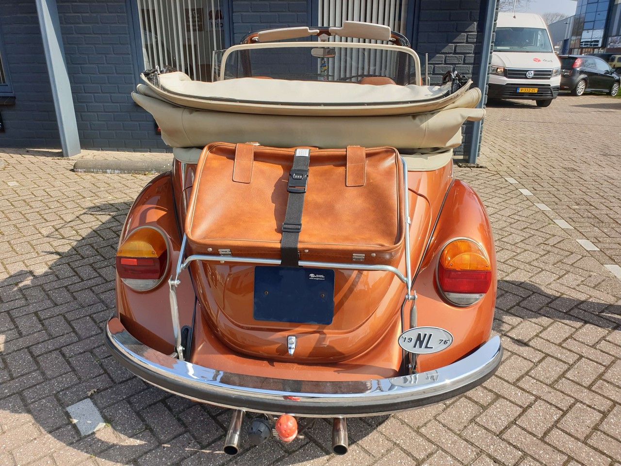 Volkswagen Windscherm VW Kever 1302/1303 Snelsl. beige Volkswagen Windscherm VW Kever 1302/1303 Snelsl. beige