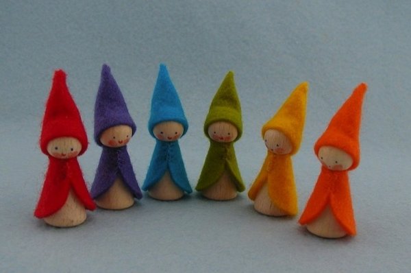 Atelier Pippilotta Zes regenboog kabouters - Zelfmaakpakketje Atelier Pippilotta Zes regenboog kabouters - Zelfmaakpakketje