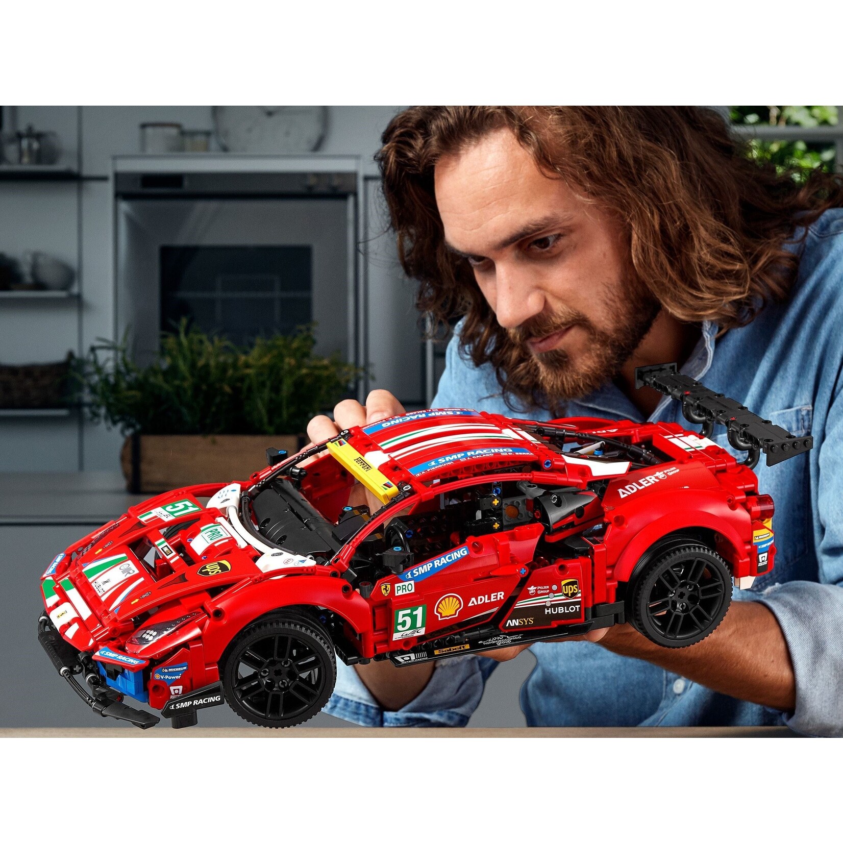 LEGO Ferrari 488 GTE “AF Corse #51” 42125