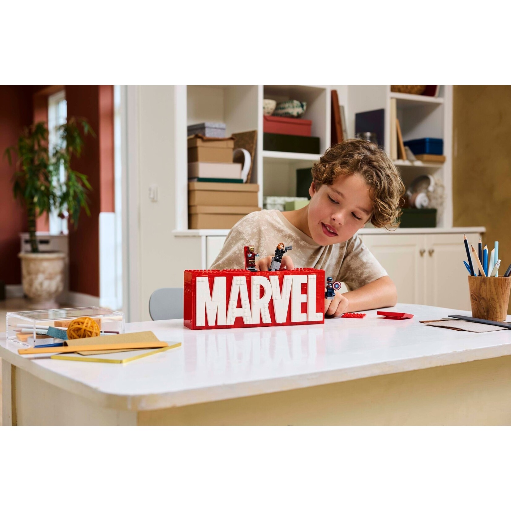 LEGO MARVEL logo en minifiguren - 76313