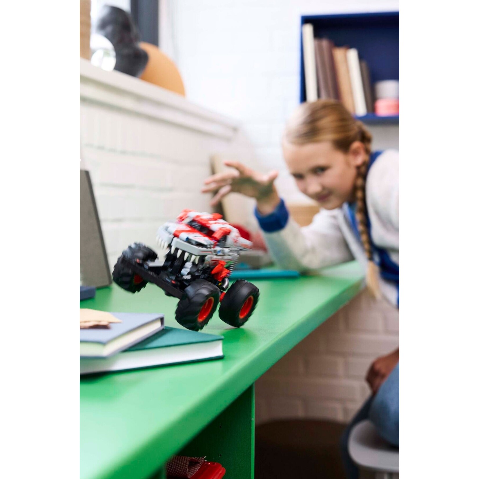 LEGO Monster Jam™ ThunderROARus™ pull-back - 42200