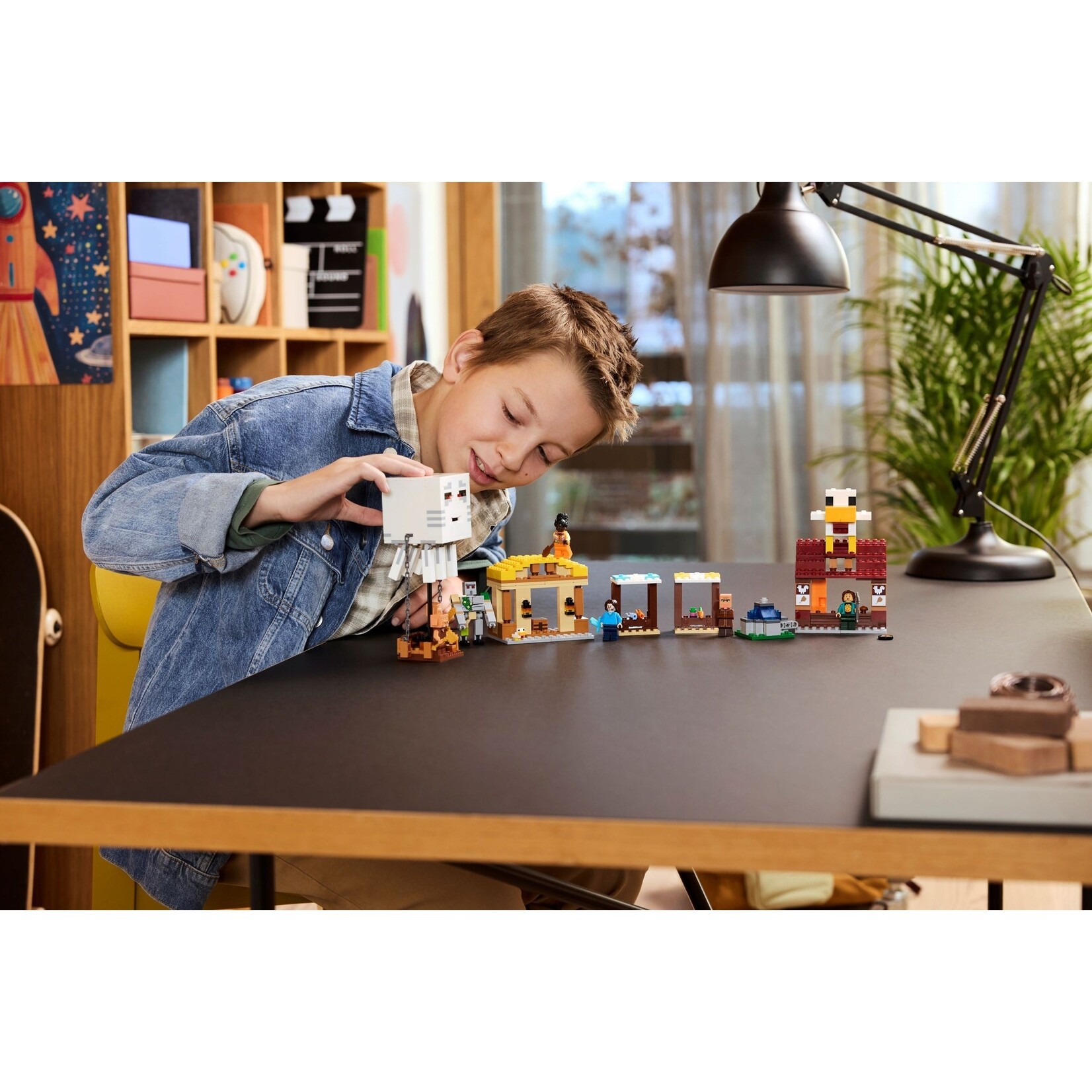 LEGO De Ghast-ballon aanval op het dorp - 21273