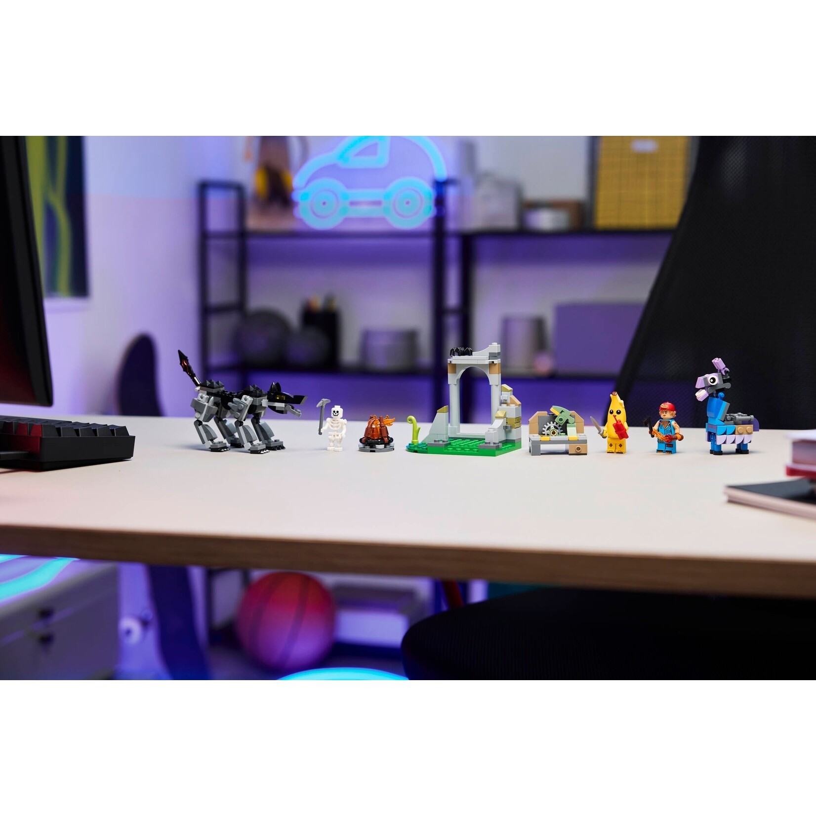 LEGO Peely en Sparkplugs kamp - 77075