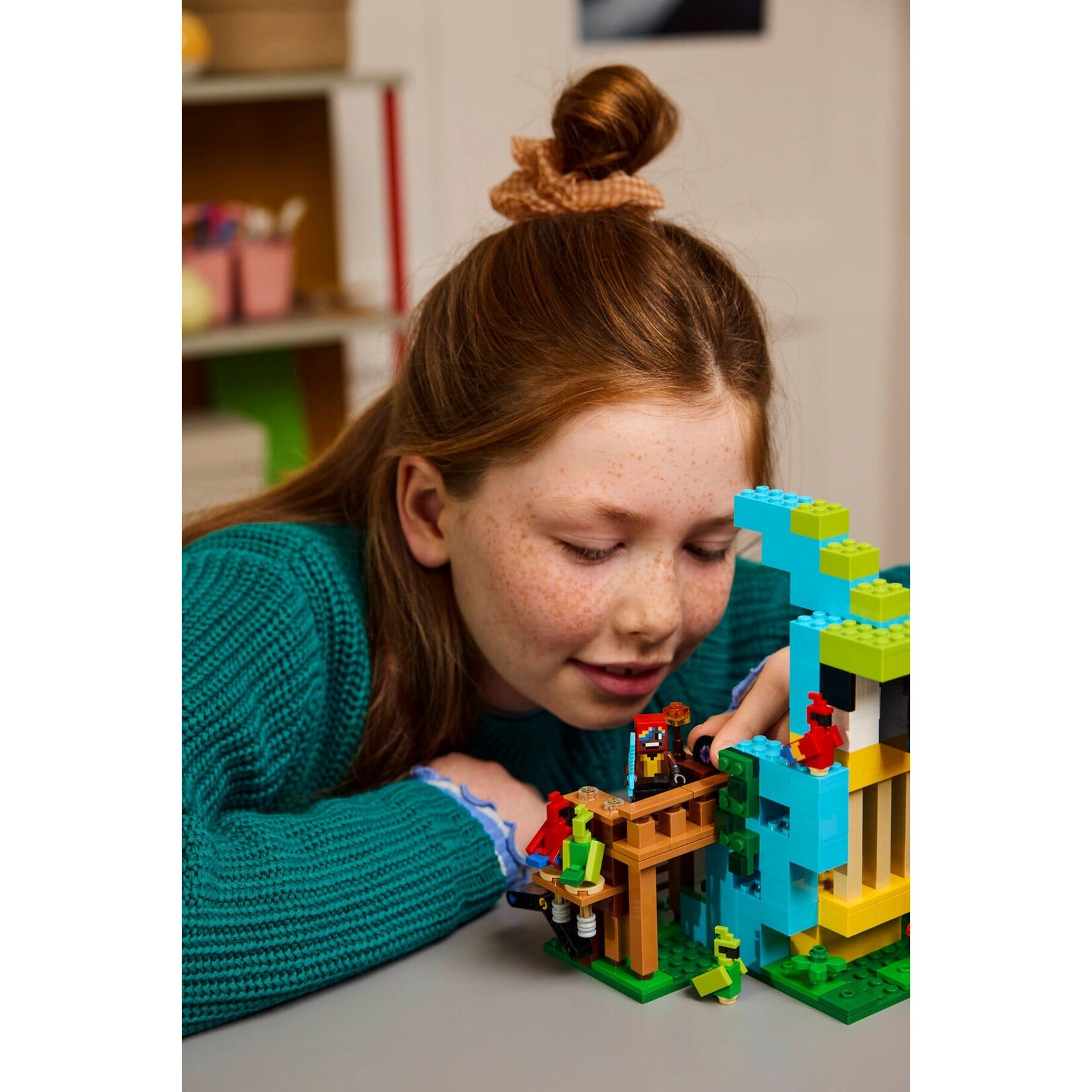 LEGO De Papegaaienhuizen - 21282