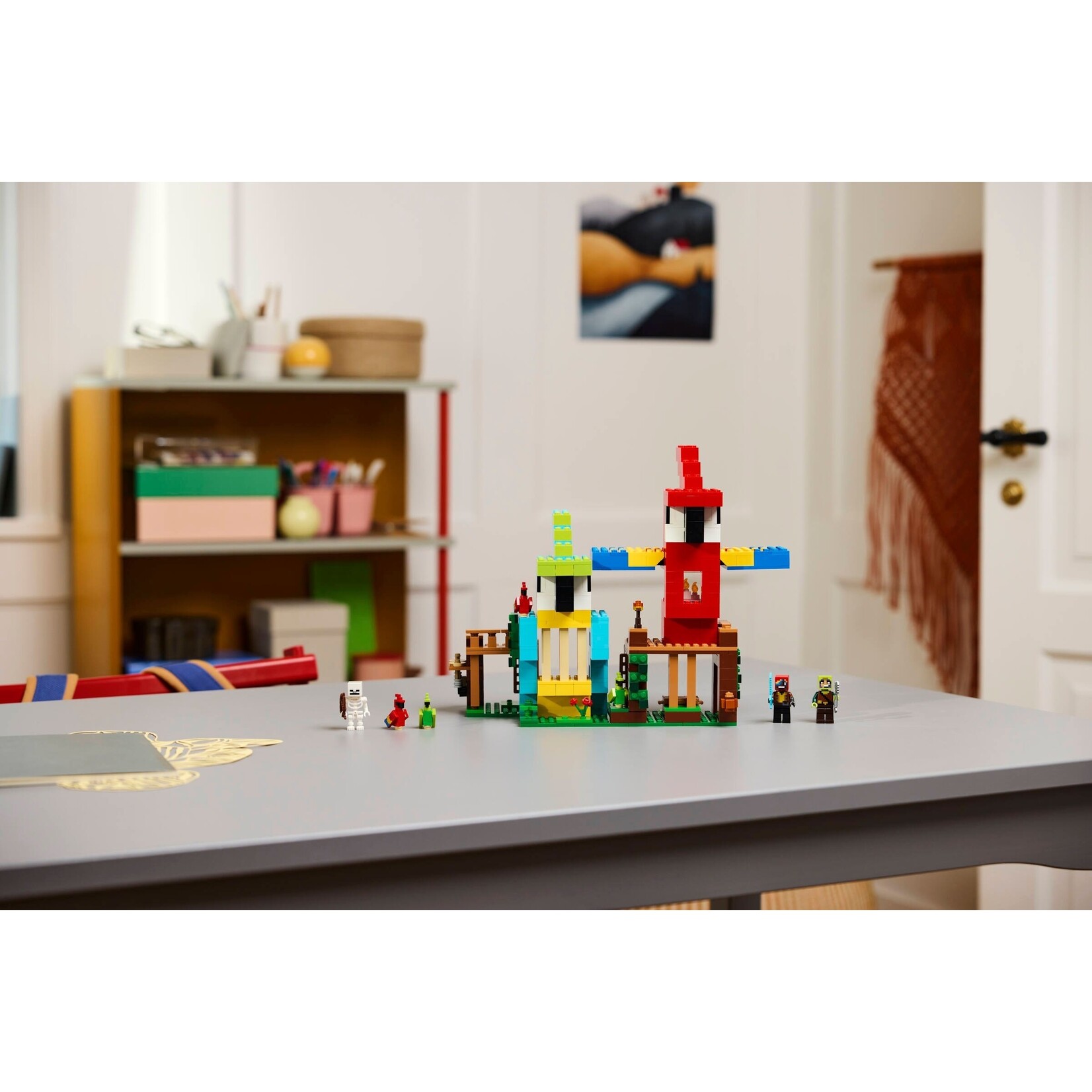 LEGO De Papegaaienhuizen - 21282